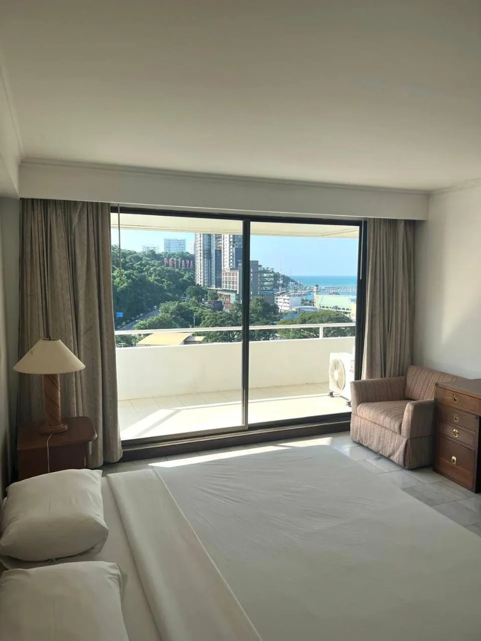 Bedroom, Bed in The Monaco Residence