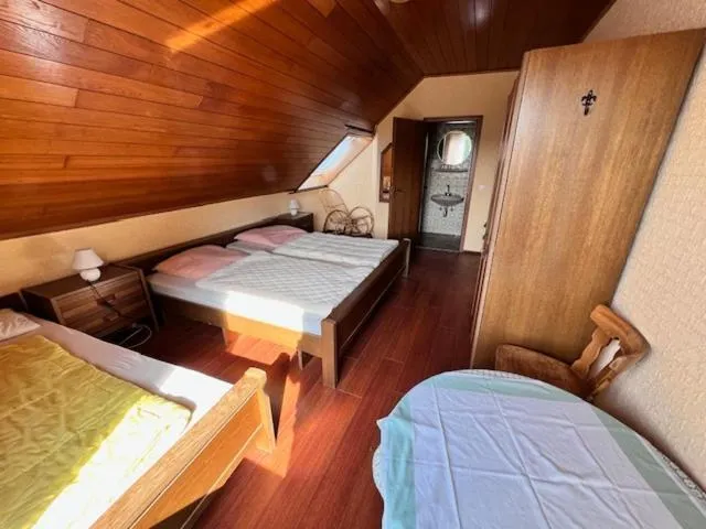 Bed in Landgasthof Zum Anker