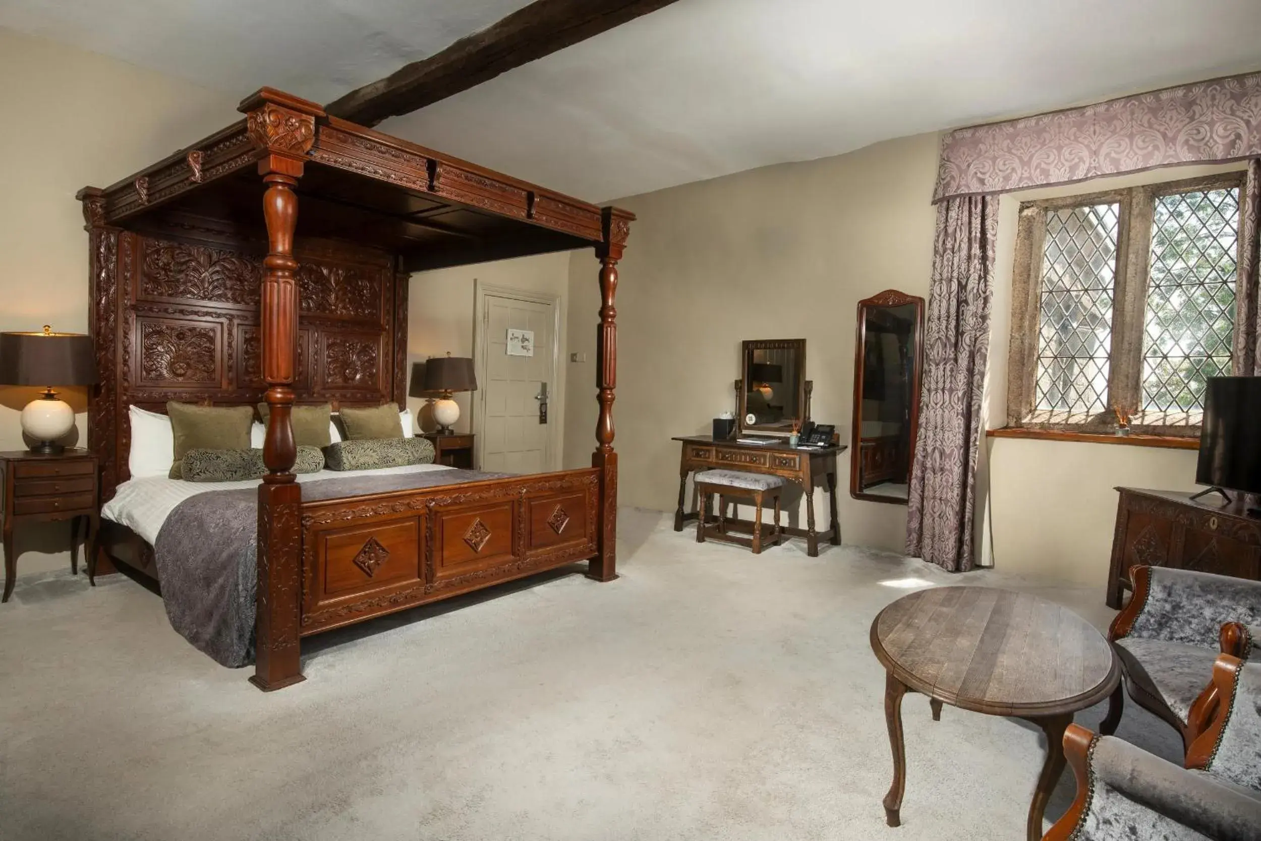 Double Room with Four Poster Bed in Boringdon Hall Hotel and Spa Double Room with Four Poster Bed in Boringdon Hall Hotel and Spa