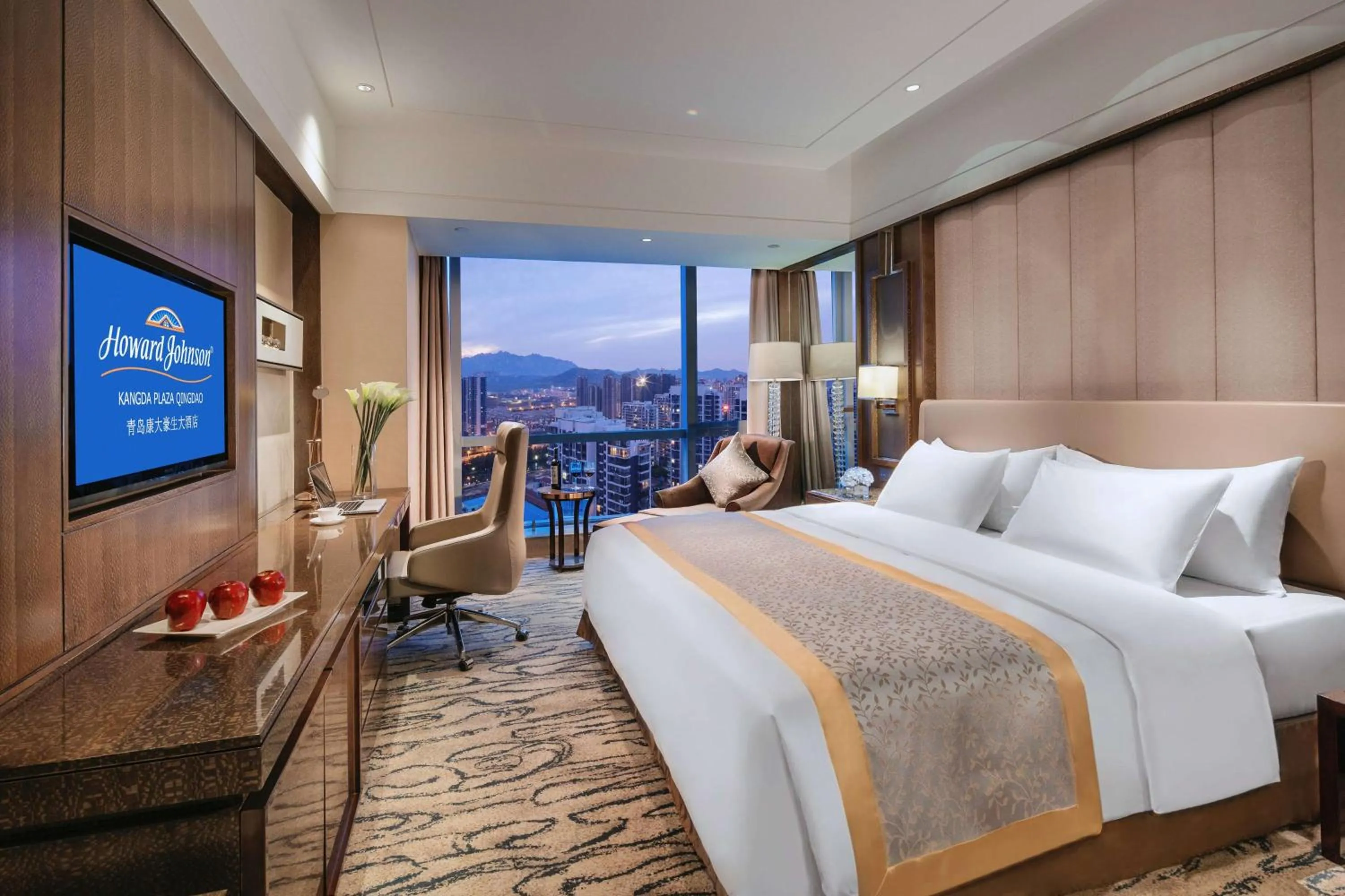 Photo of the whole room, Bed in Kangda Howard Johnson Hotel Qingdao