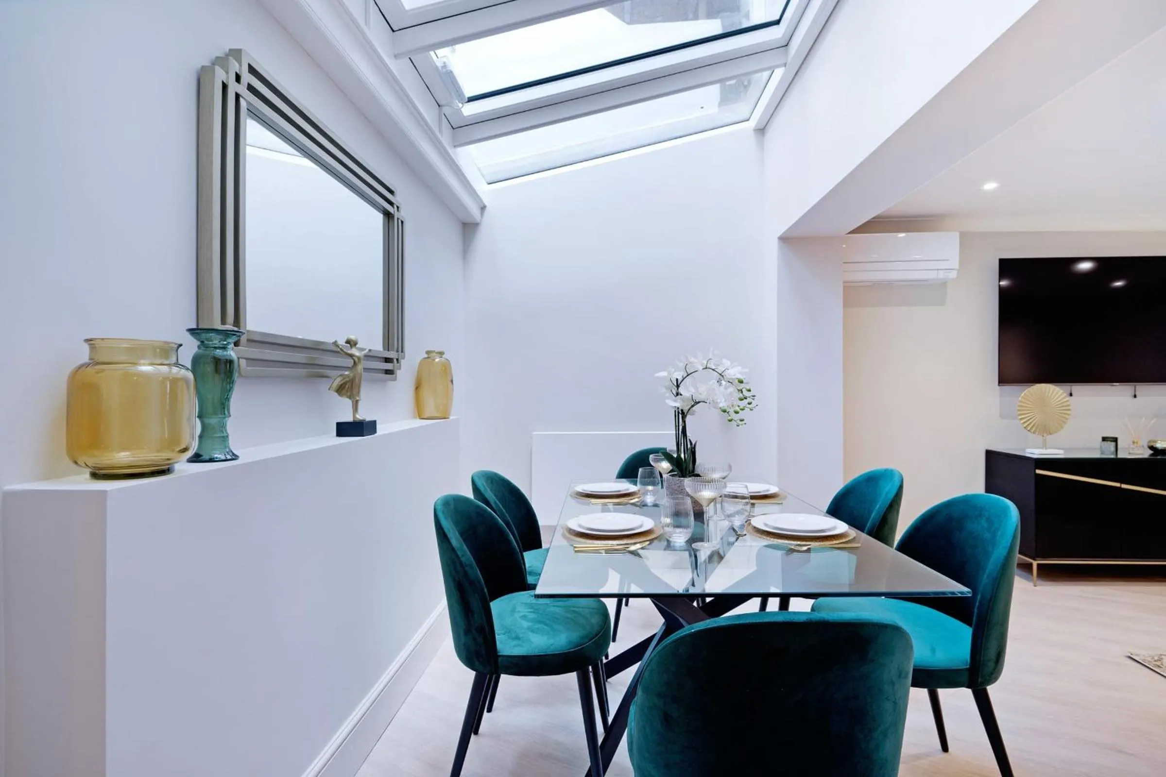 Marble Arch Suite 7