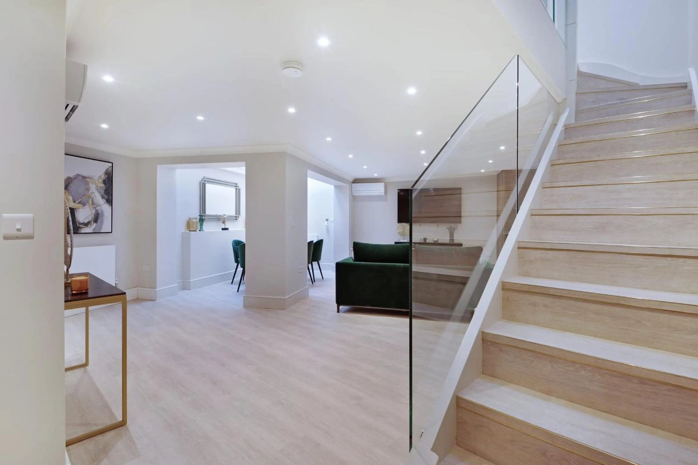 Marble Arch Suite 7