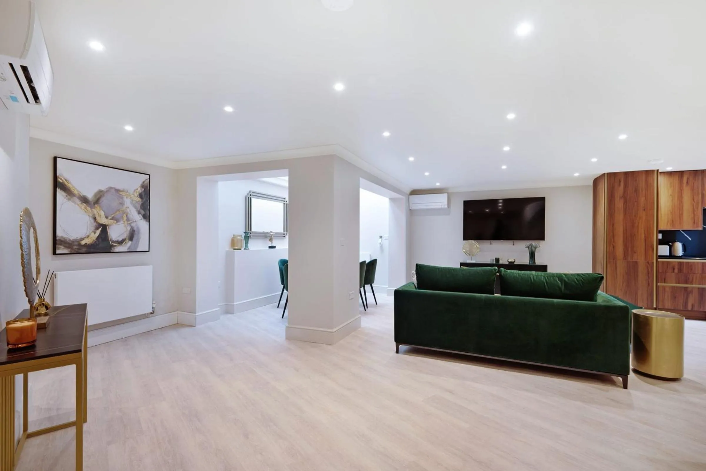 Marble Arch Suite 7