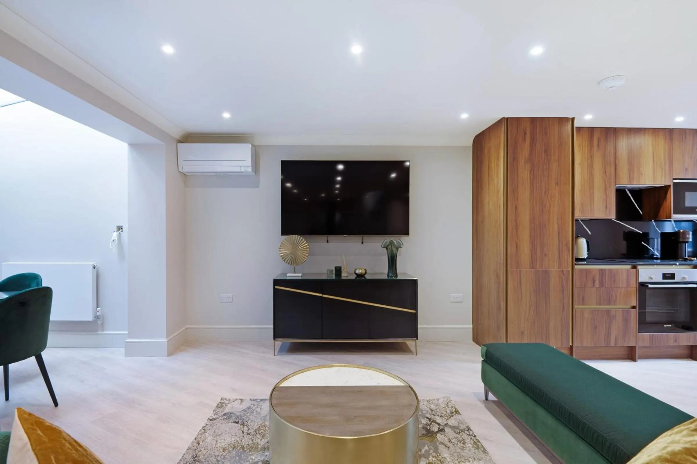 Marble Arch Suite 7