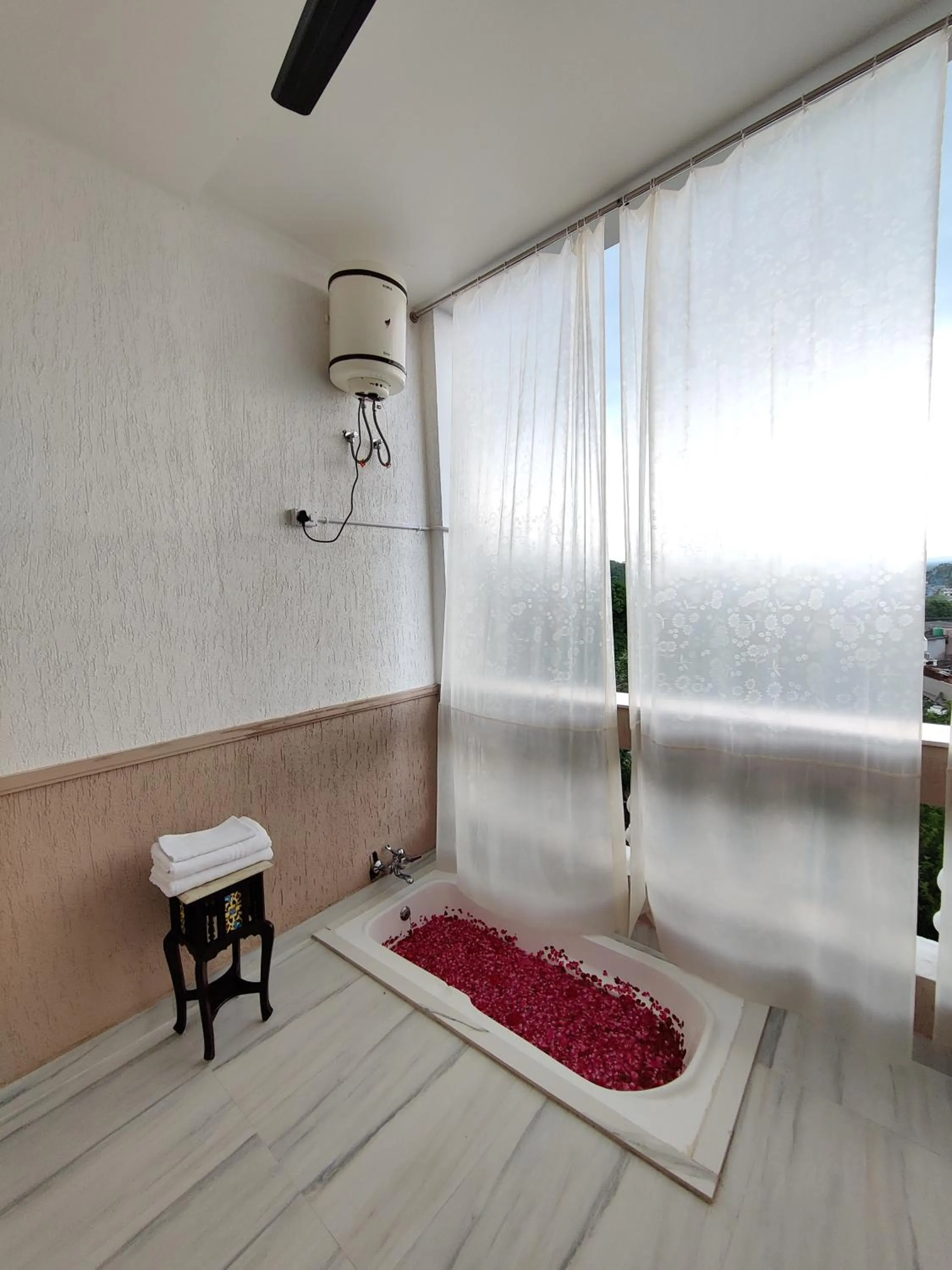 Bath in Hotel ND Manor