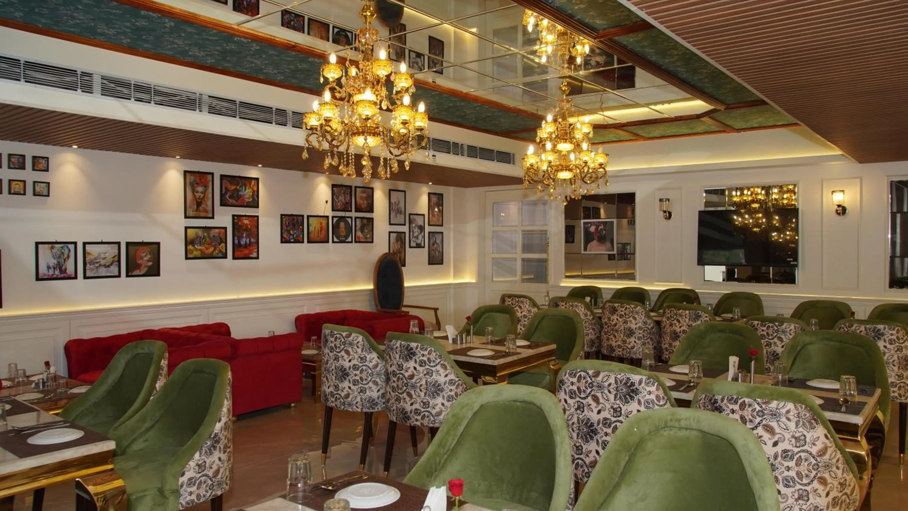 Restaurant/places to eat in Hotel ND Manor