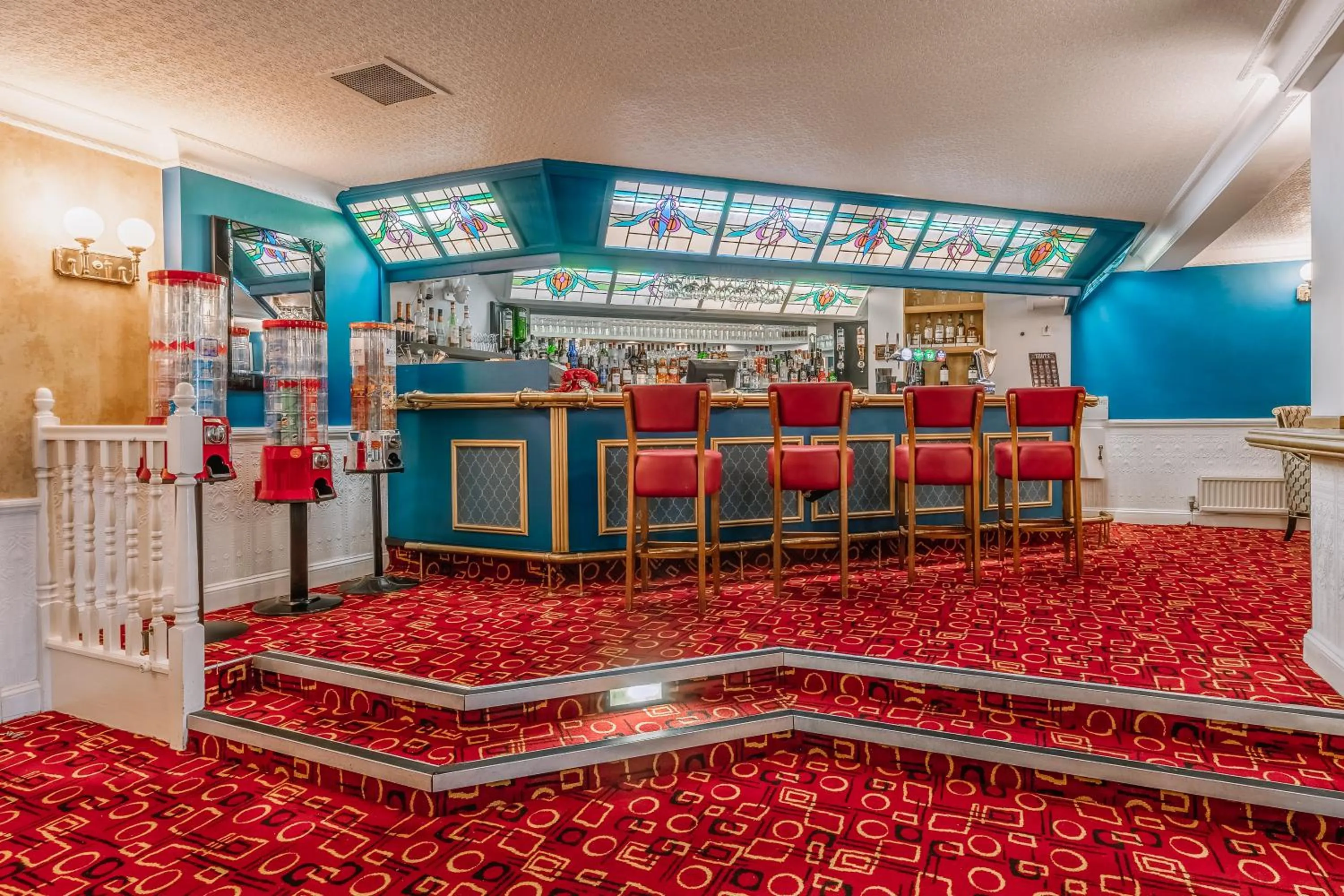 Lounge or bar in Muthu Westcliff Hotel (Near London Southend Airport)