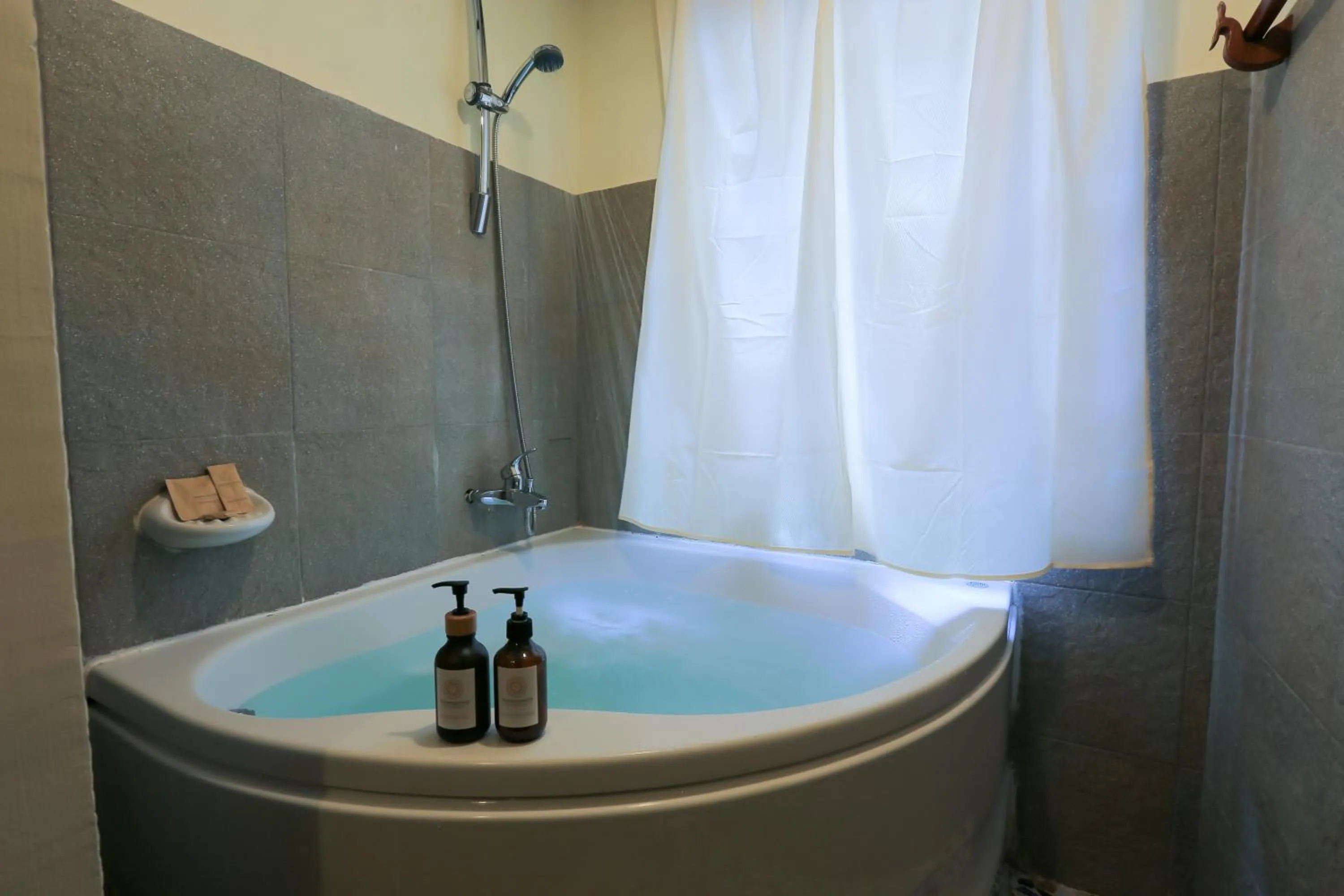 Bath in Phongsavath Boutique Hotel