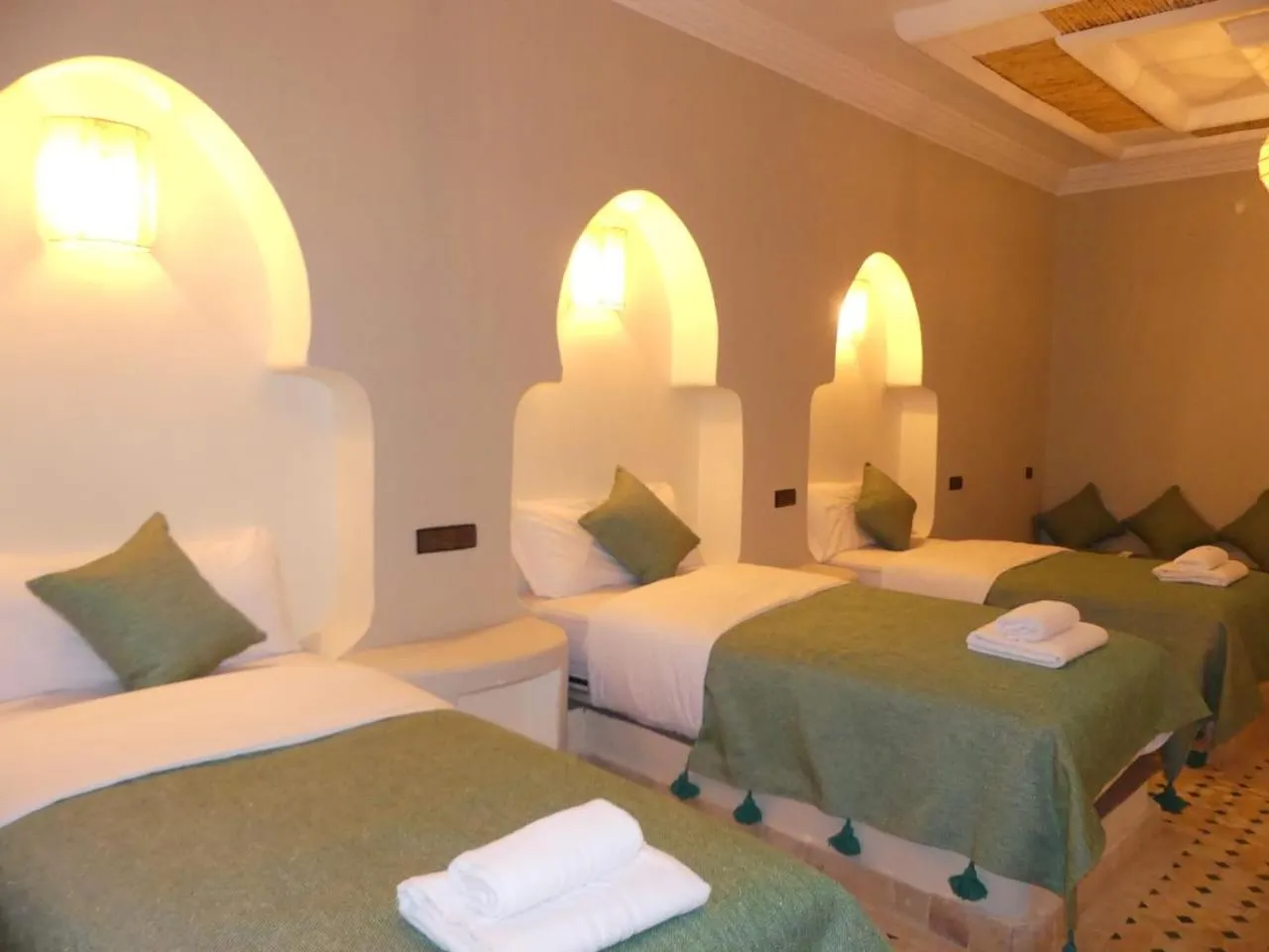 Bedroom, Bed in Riad La Luna