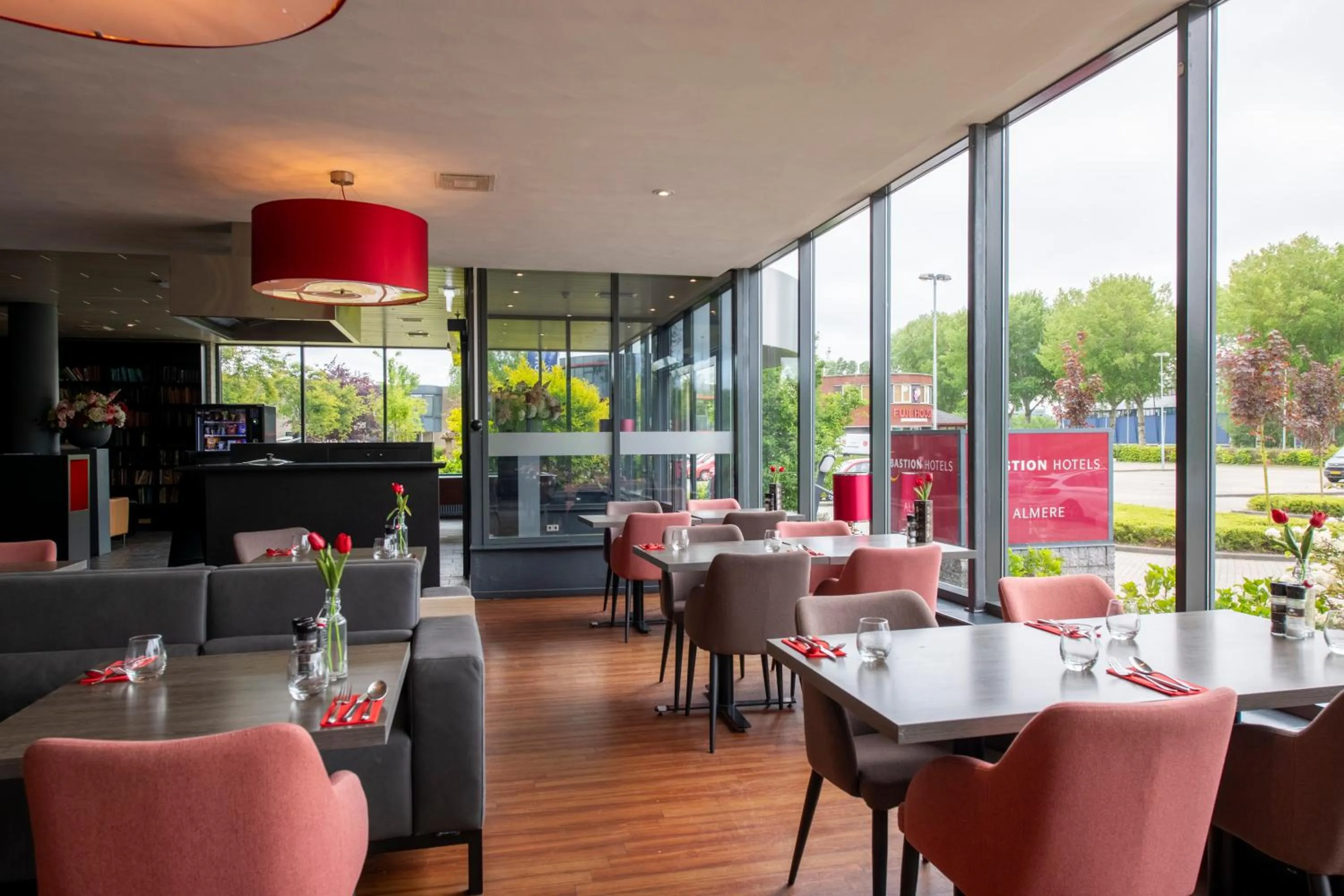 Restaurant/places to eat in Bastion Hotel Almere