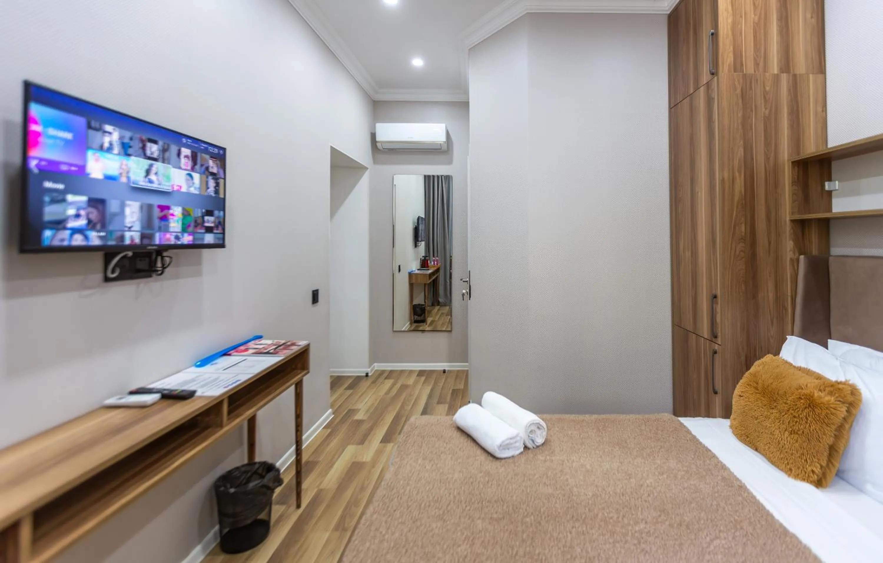 Bedroom, Bed in Hillside City Center Hotel