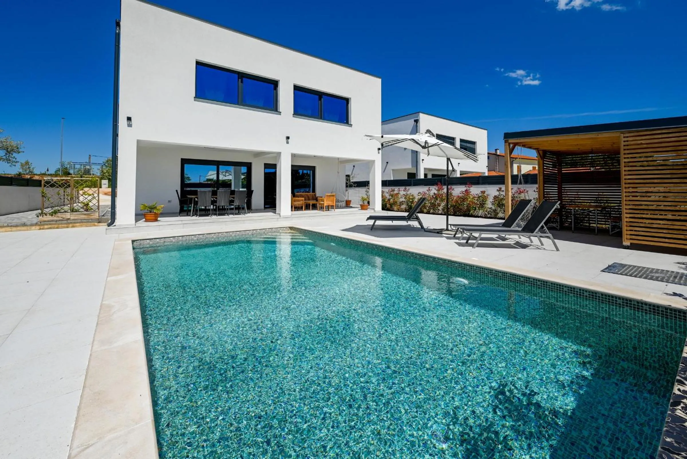 Property building in Villa 5H