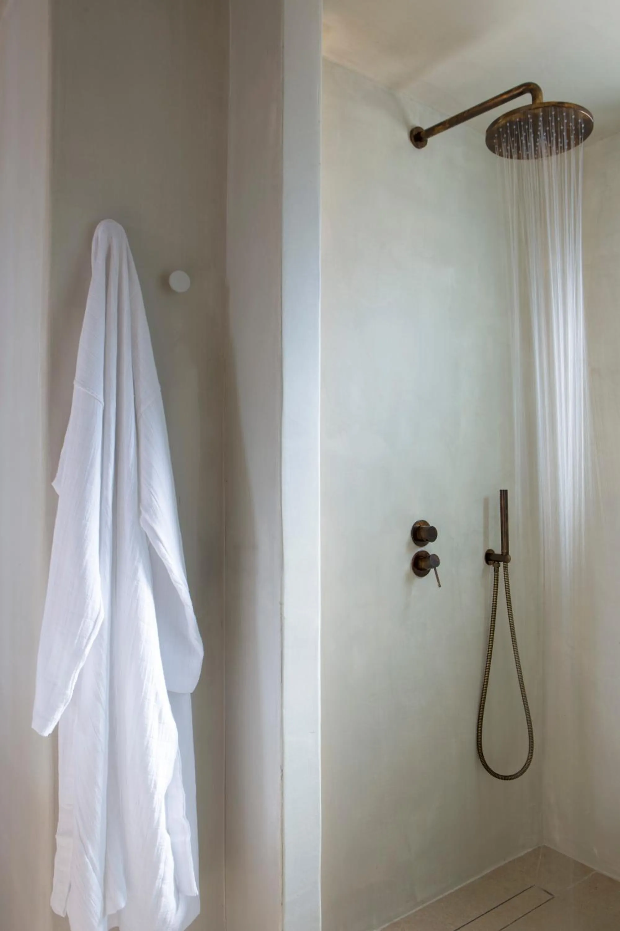 Shower in Elessa Hotel