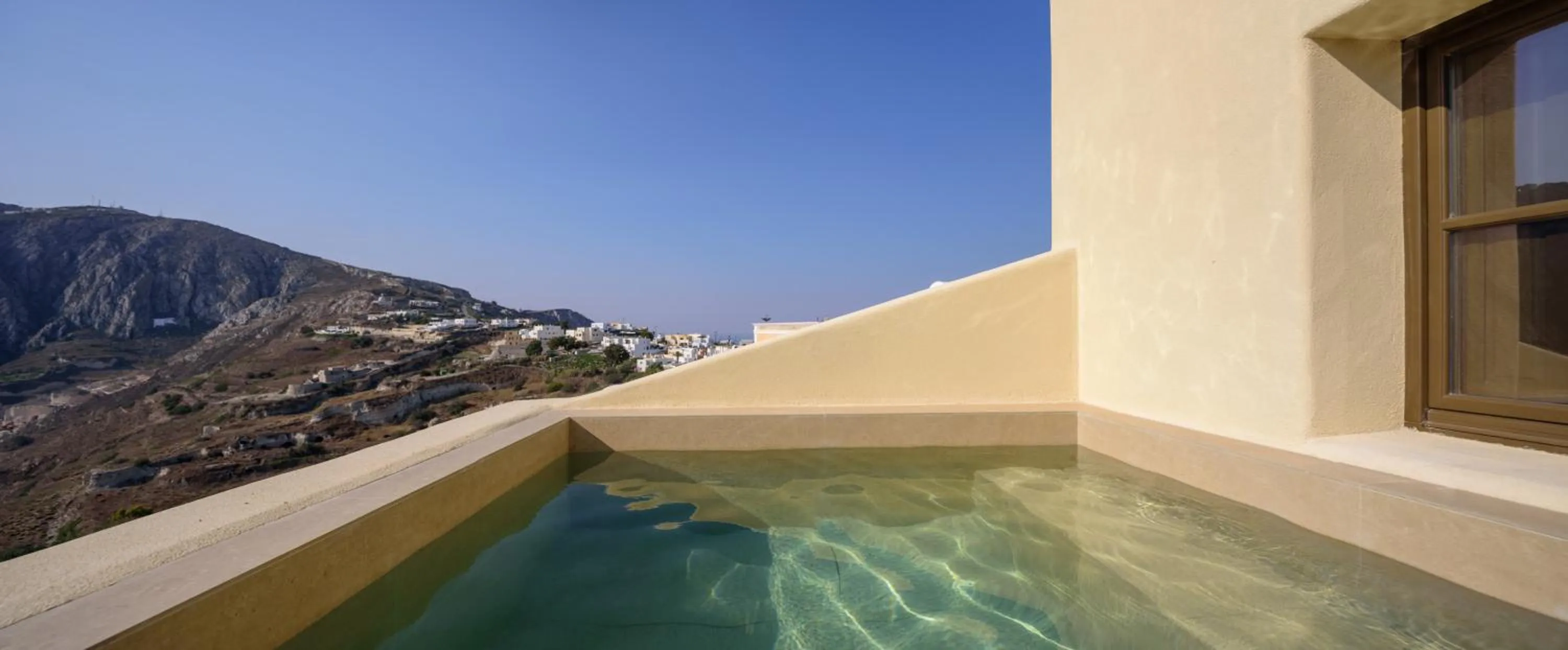 Hot Tub in Elessa Hotel