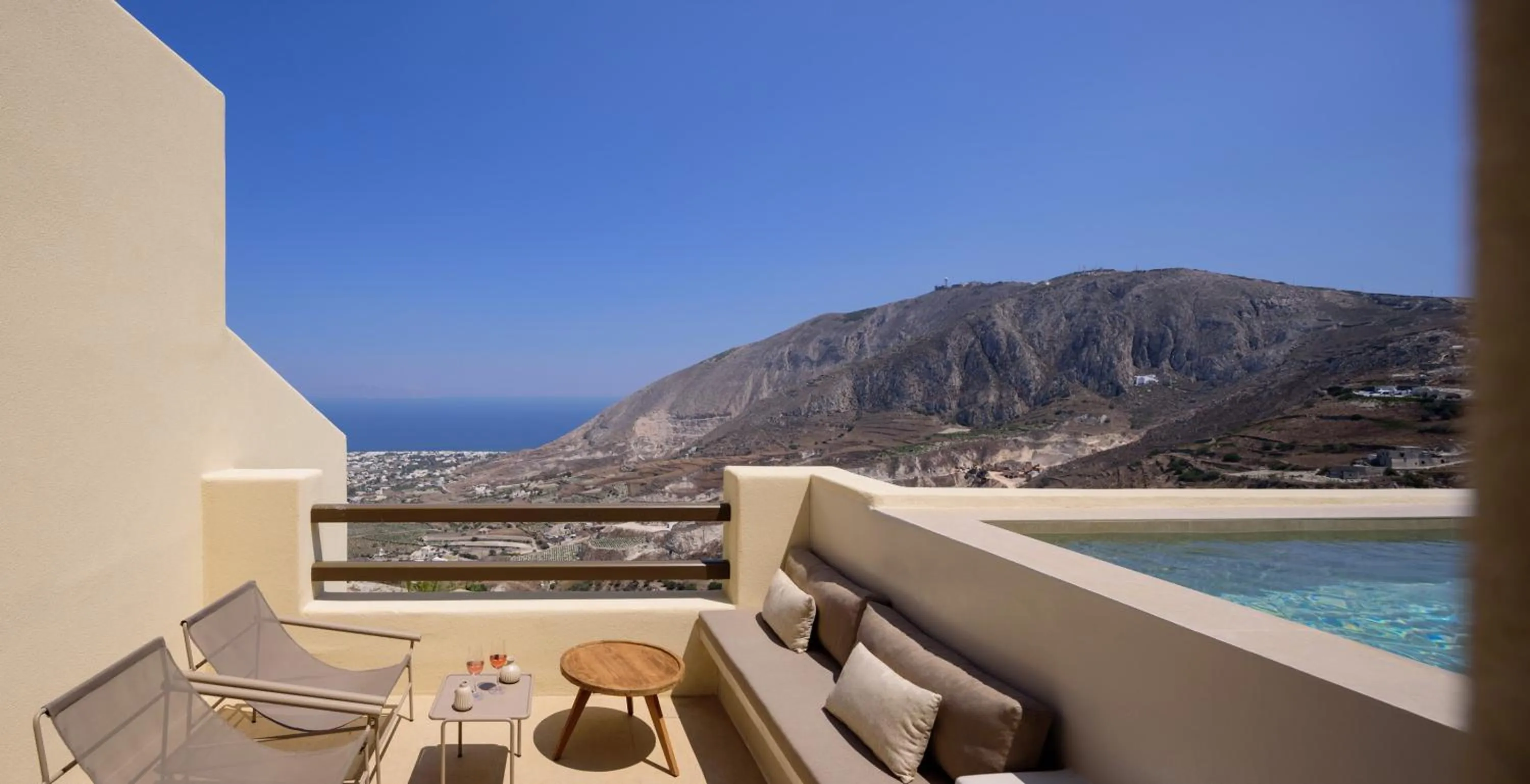 Patio in Elessa Hotel