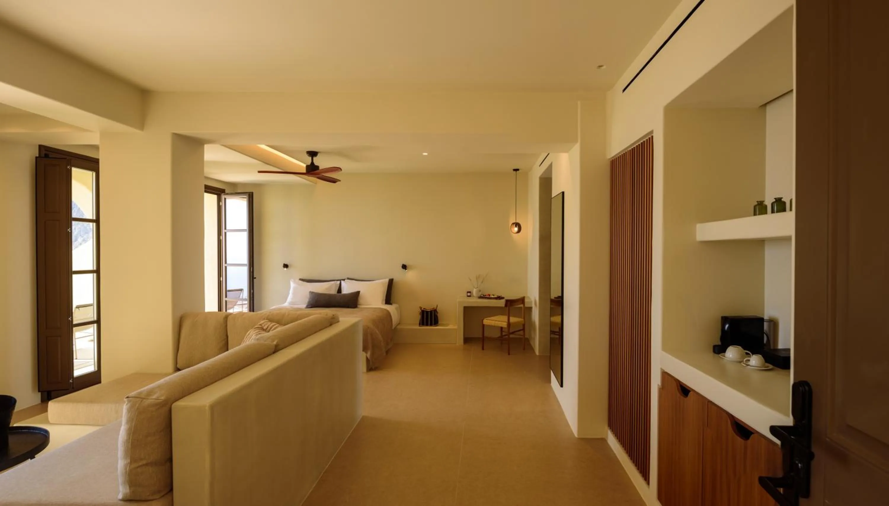 Coffee/tea facilities in Elessa Hotel