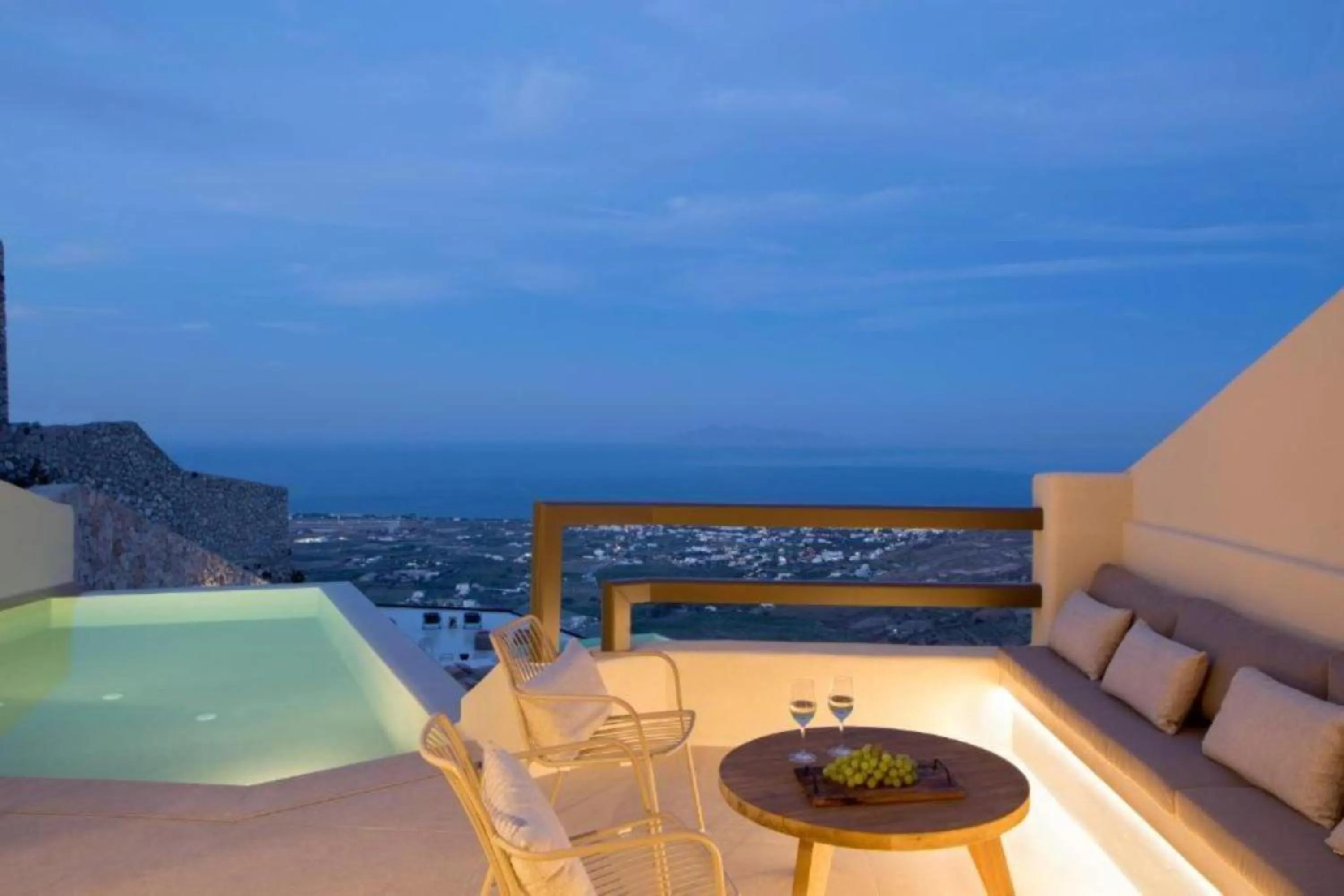 Hot Tub in Elessa Hotel