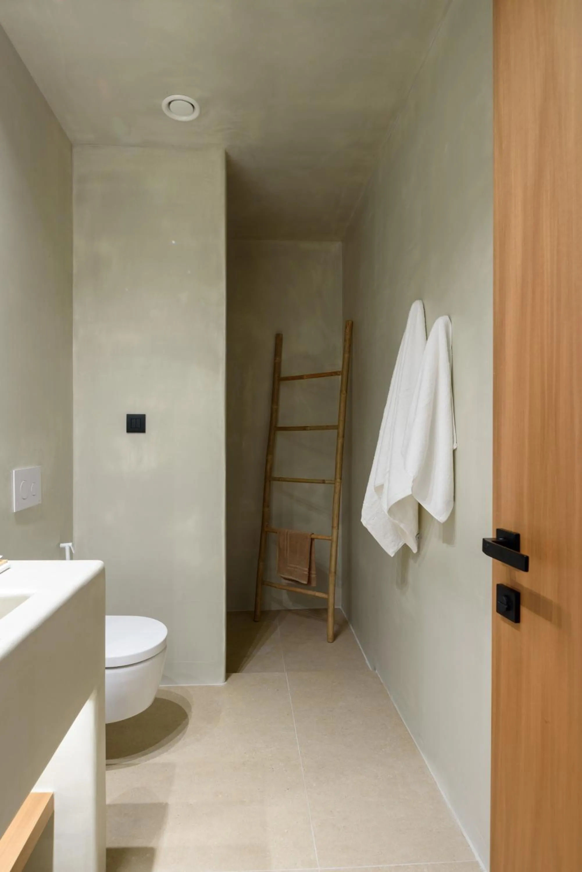 Shower in Elessa Hotel