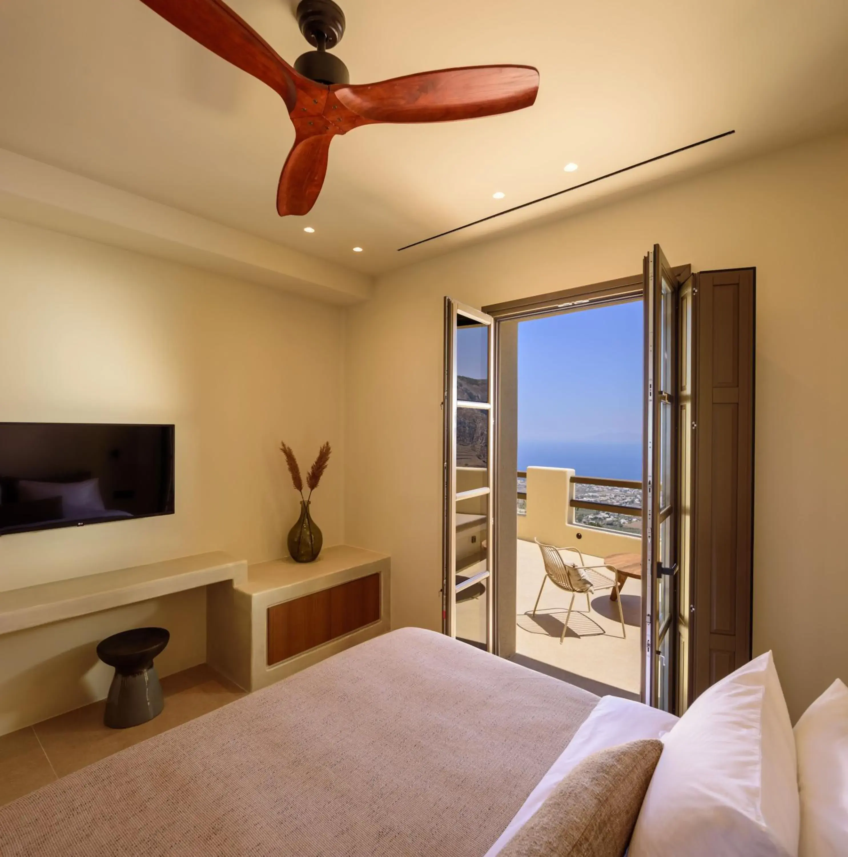 Summer, Bed in Elessa Hotel Summer, Bed in Elessa Hotel