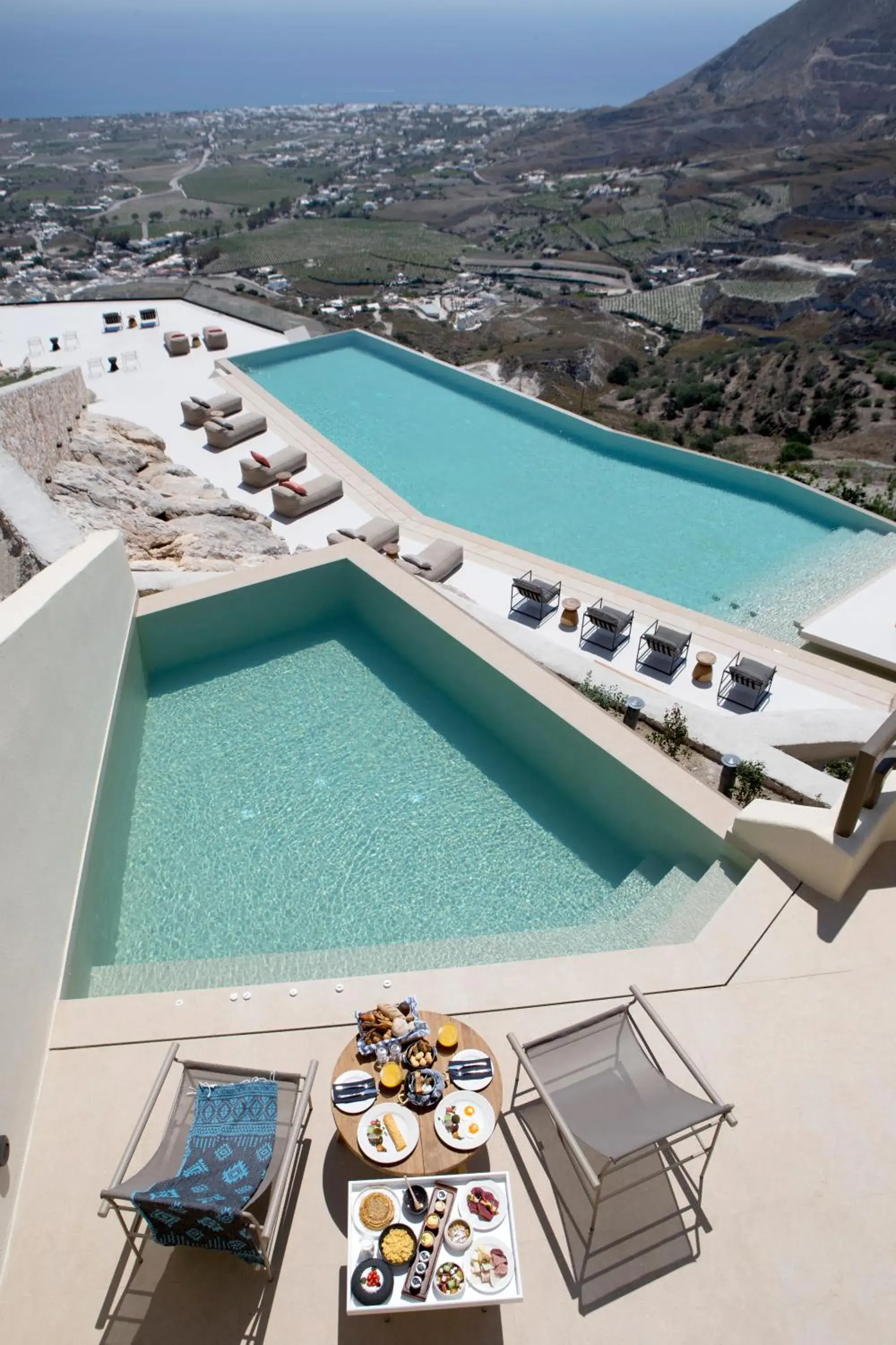 Pool view in Elessa Hotel Pool view in Elessa Hotel