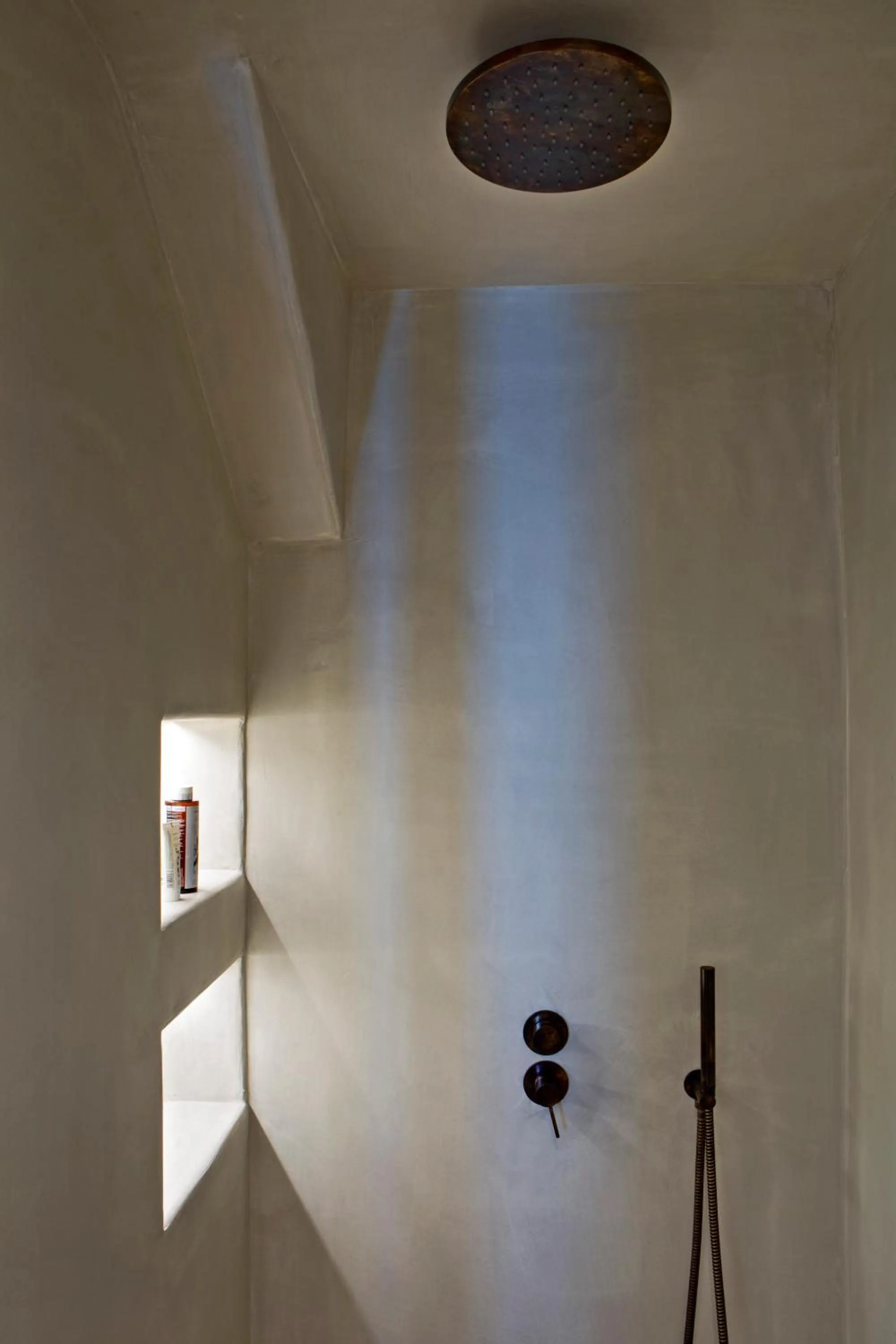 Shower in Elessa Hotel