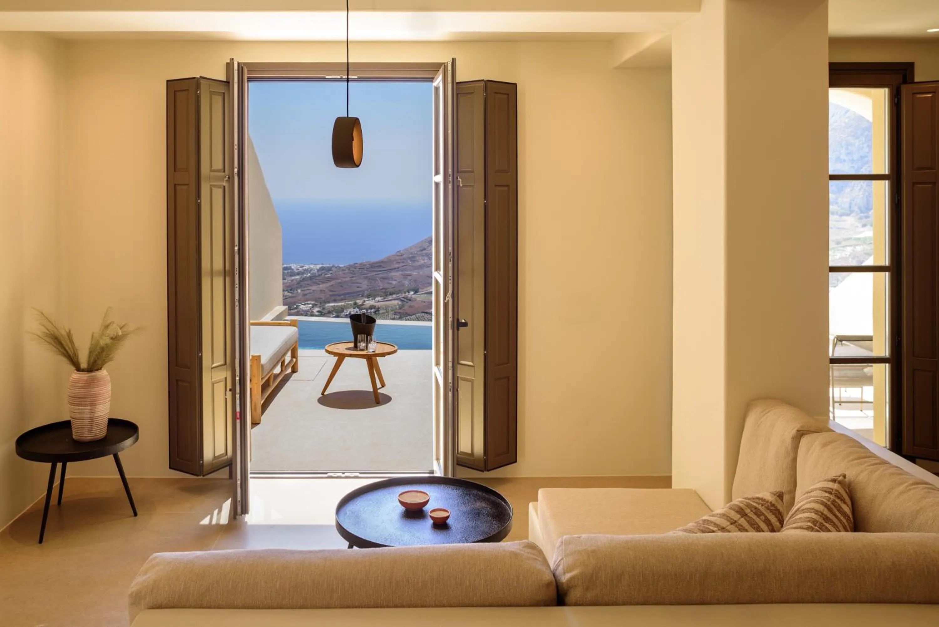 Summer in Elessa Hotel