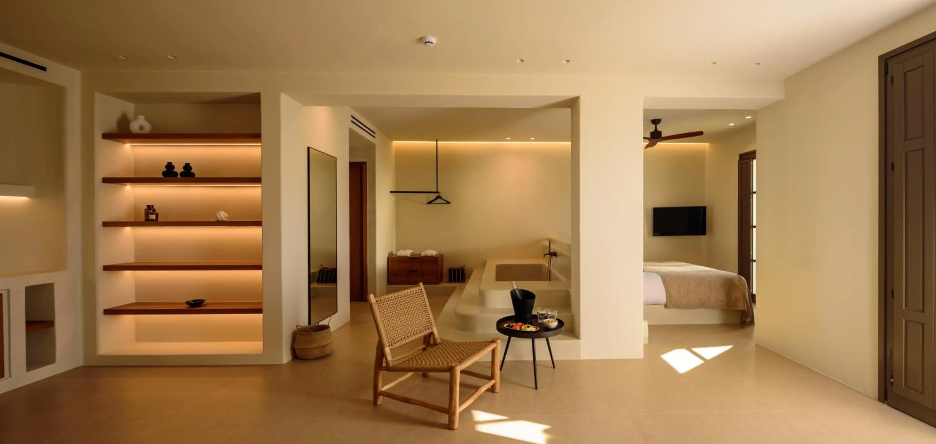 Summer, Bed in Elessa Hotel