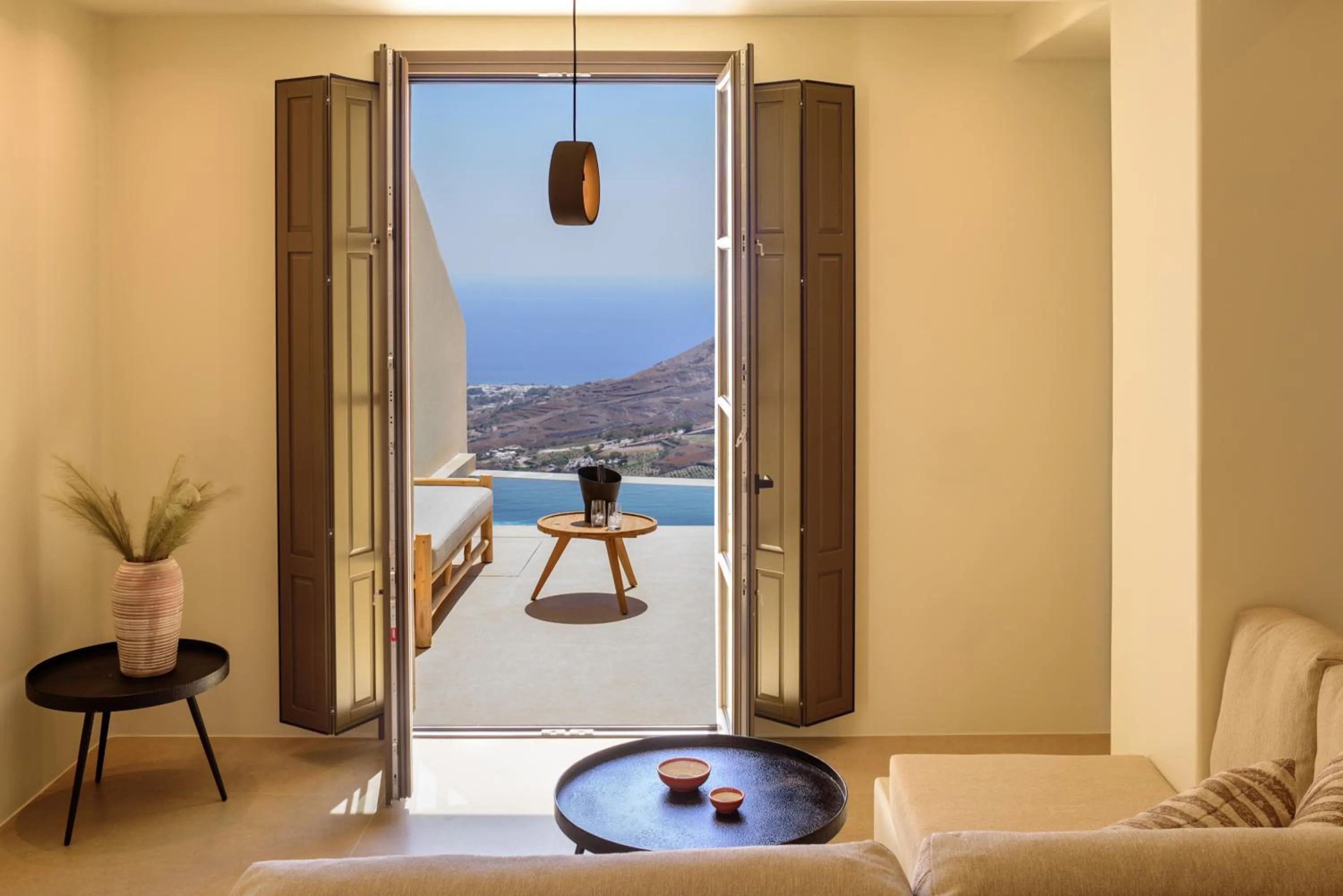 Summer in Elessa Hotel