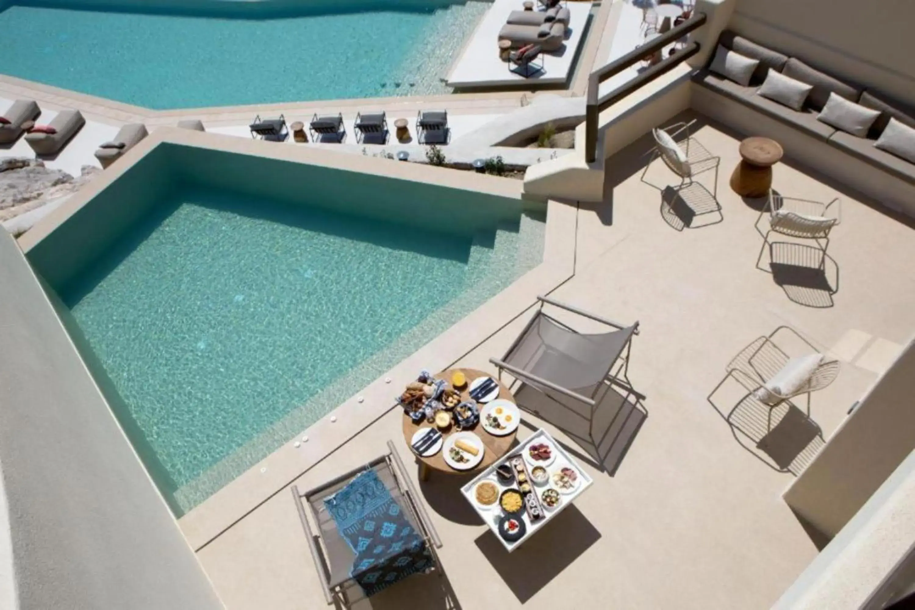 Food and drinks in Elessa Hotel Food and drinks in Elessa Hotel