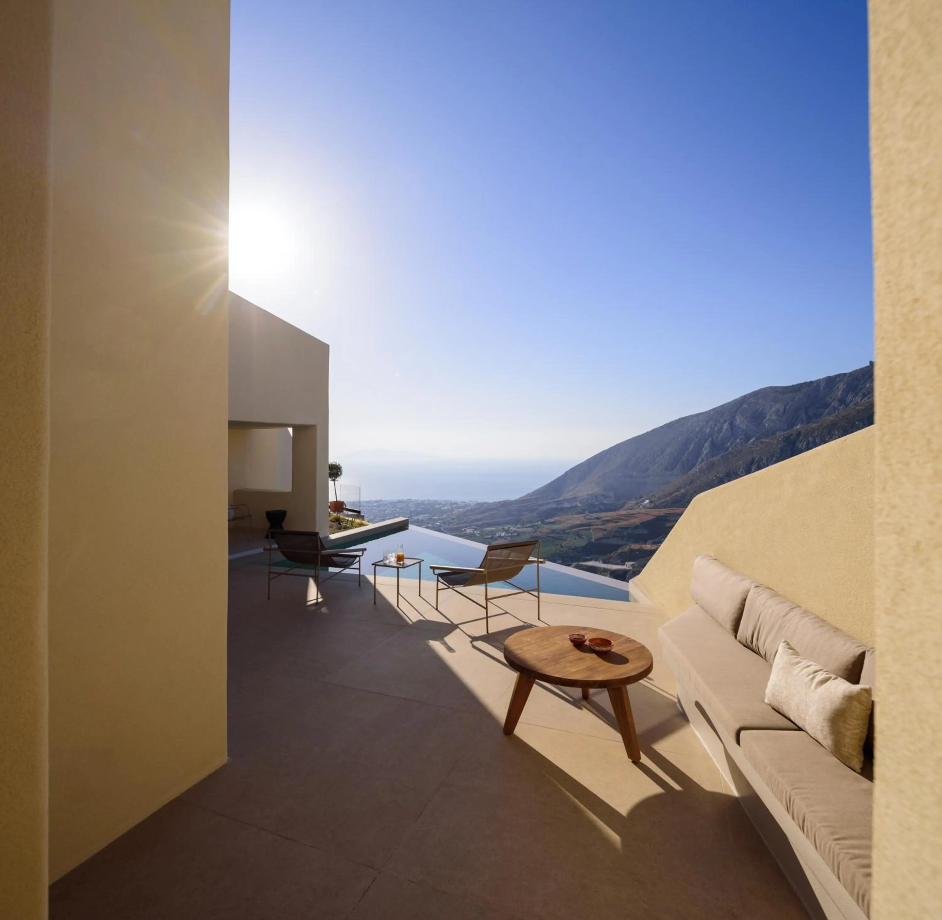 Summer in Elessa Hotel