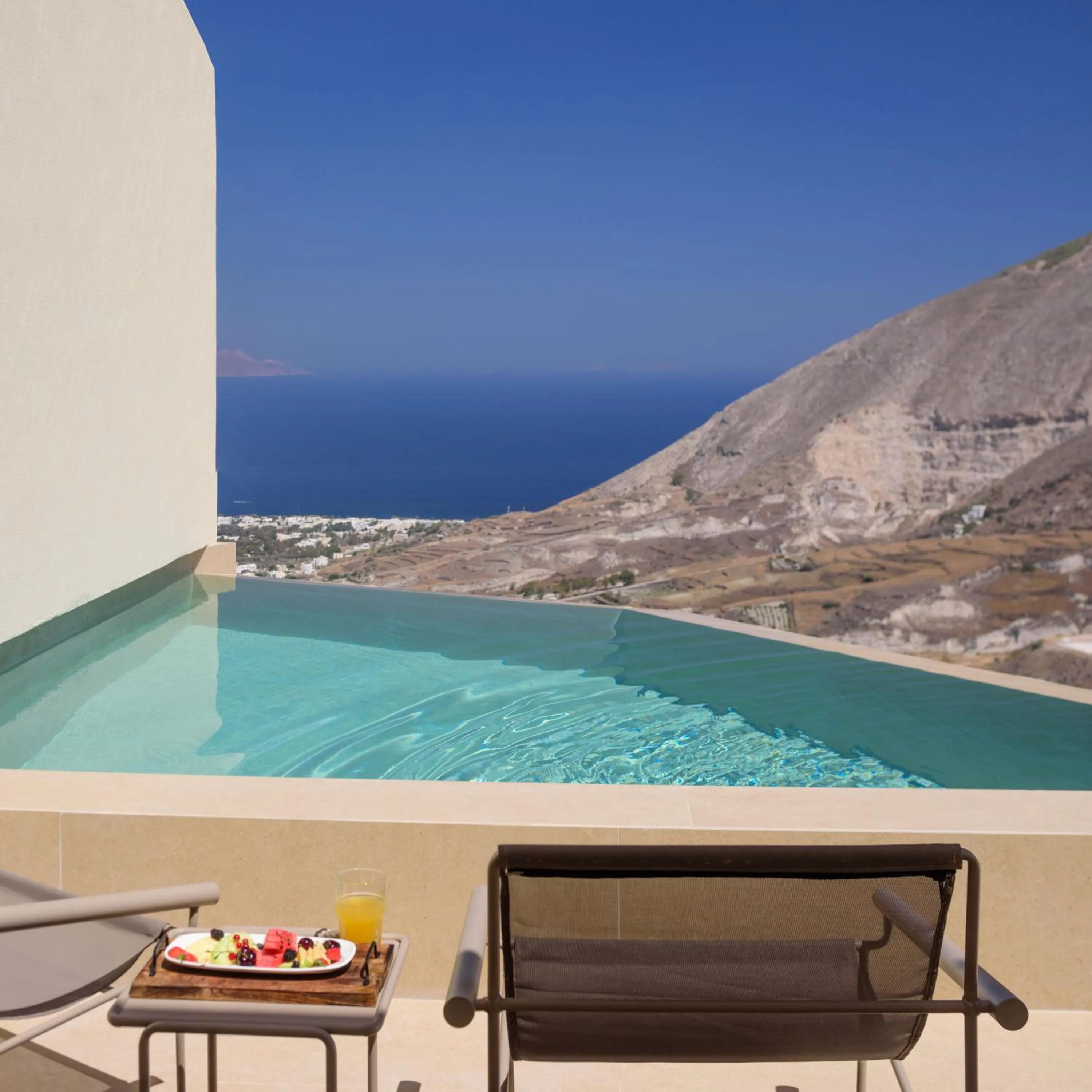 Seating area in Elessa Hotel