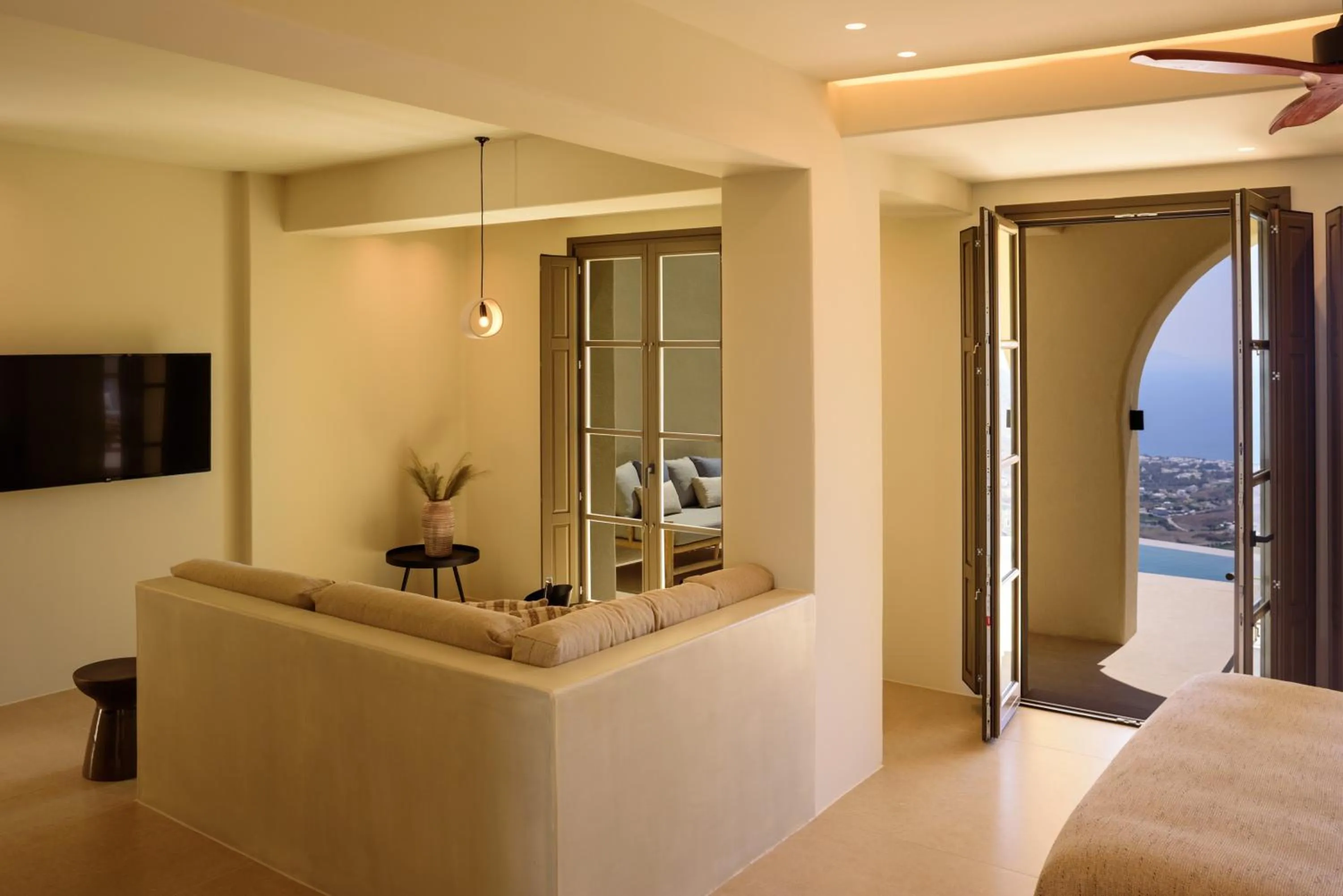 TV and multimedia in Elessa Hotel