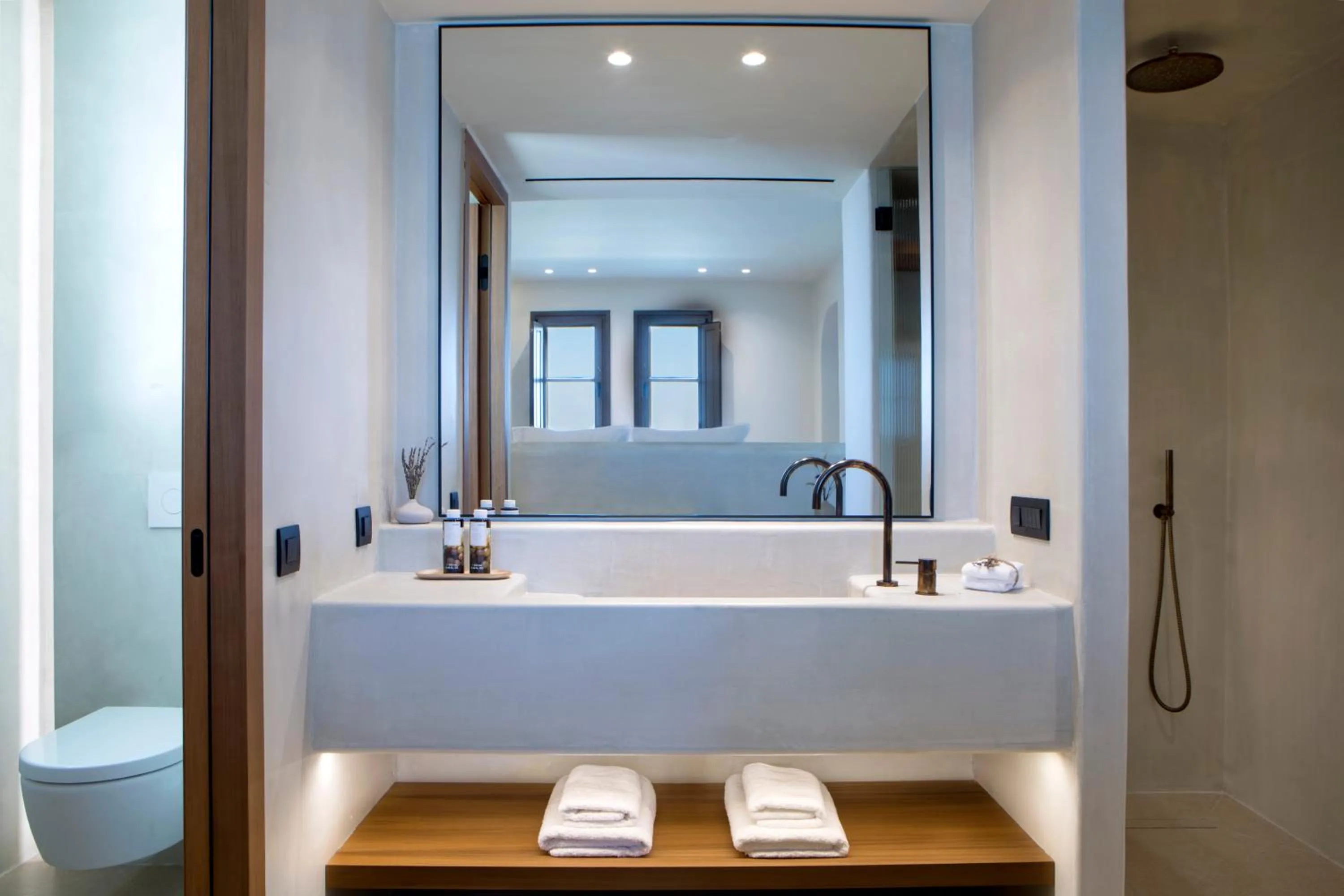 Shower in Elessa Hotel