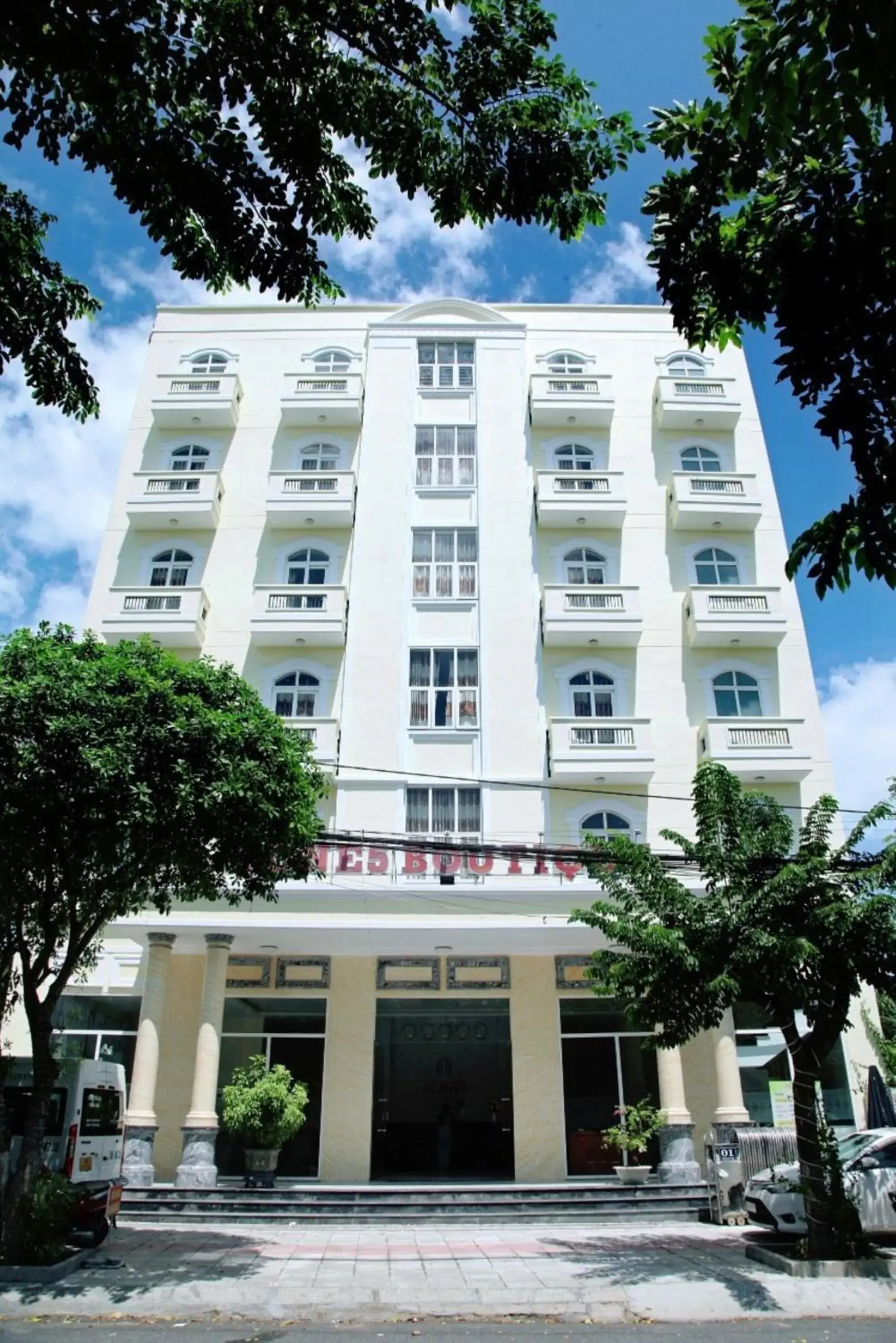 Property building in Zone 5 Boutique Hotel Property building in Zone 5 Boutique Hotel