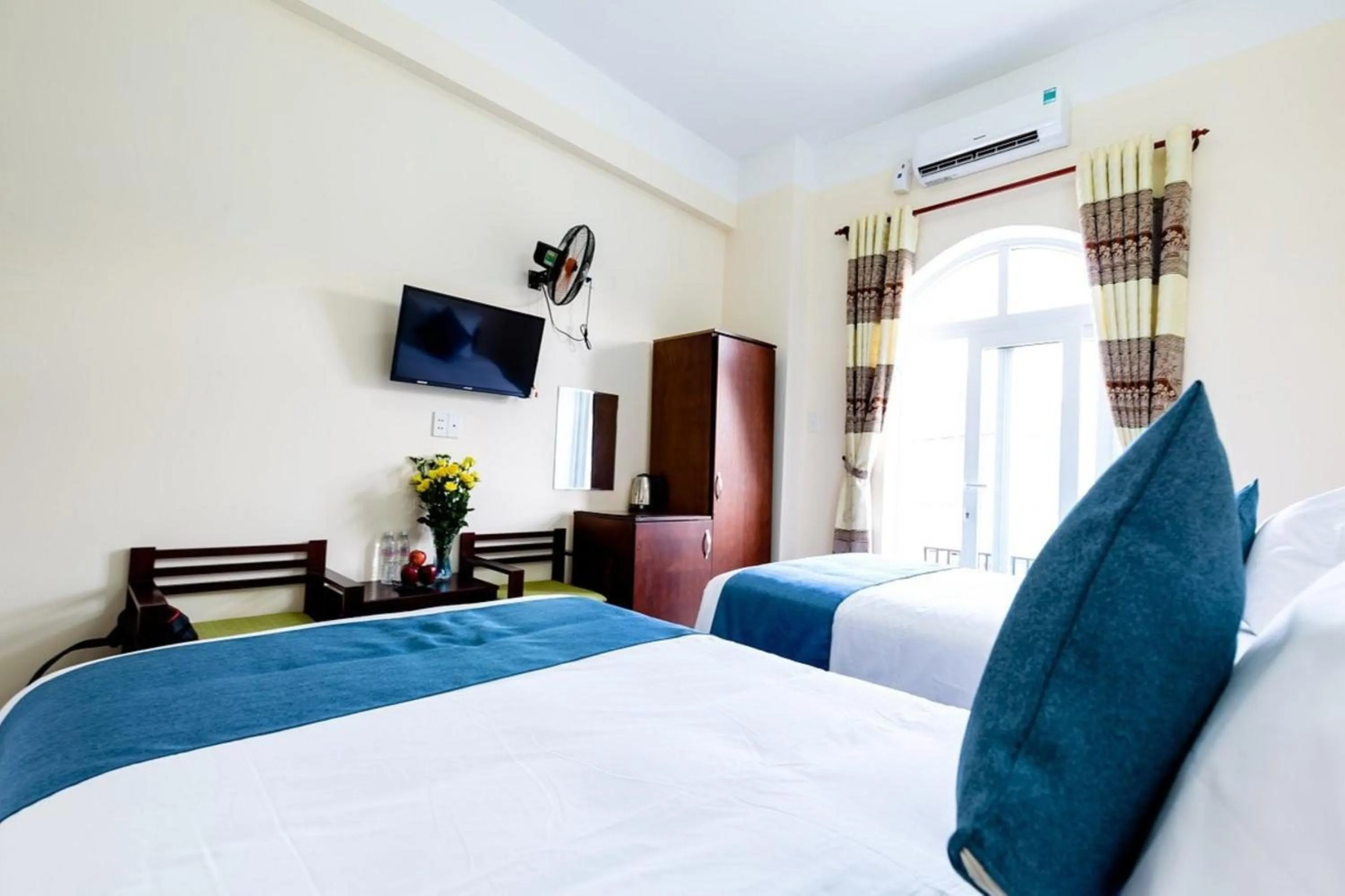 Bedroom, Bed in Zone 5 Boutique Hotel