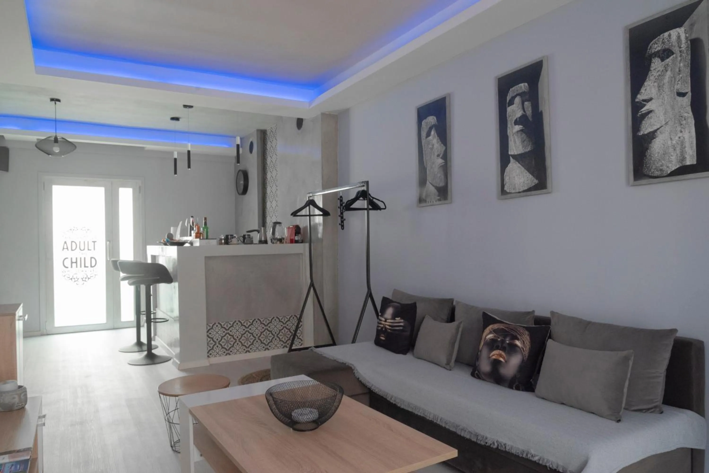 Seating area in VIP Apt. Pezodromos Kalamarias