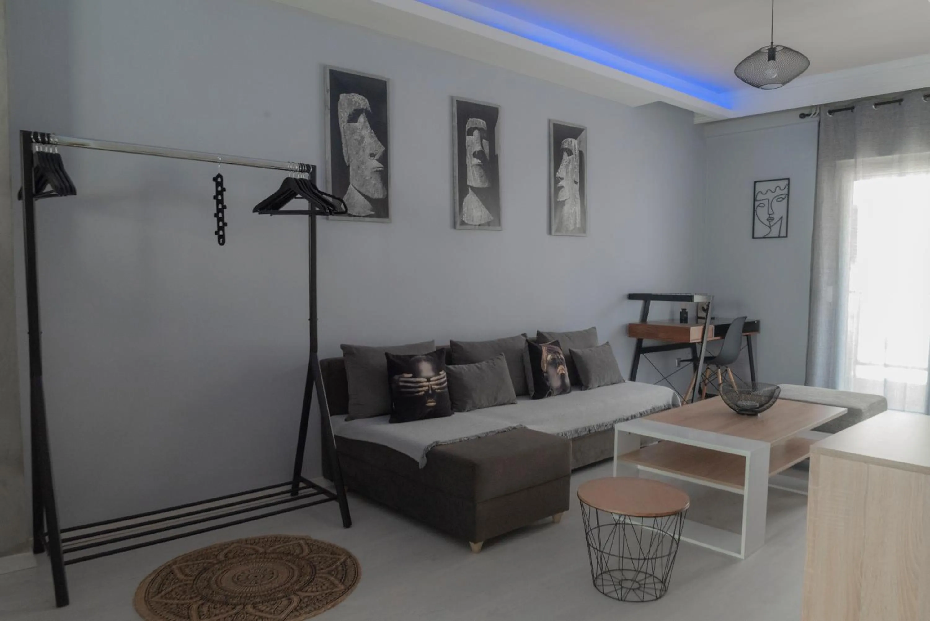 Living room, Bed in VIP Apt. Pezodromos Kalamarias