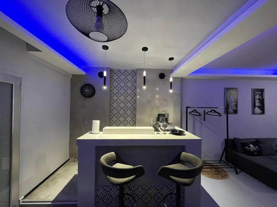 Kitchen or kitchenette in VIP Apt. Pezodromos Kalamarias