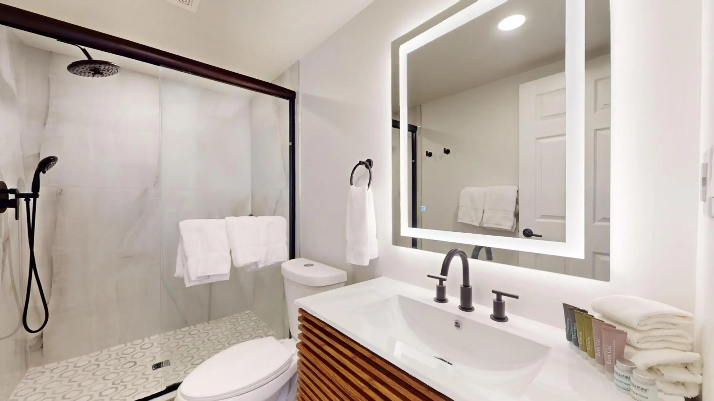 Queen Suite in The Cape Queen Suite in The Cape