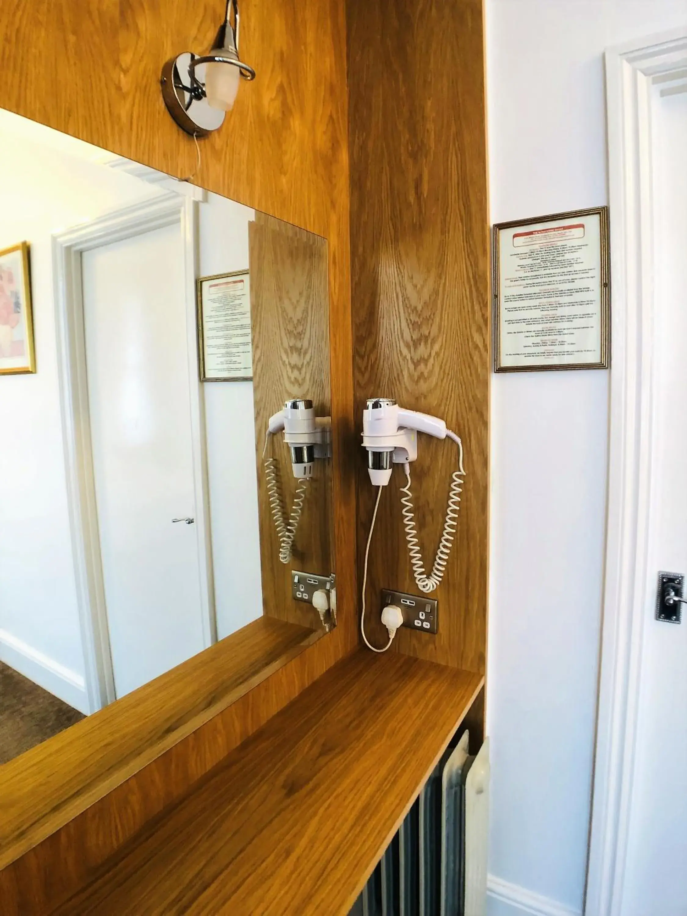 Bedroom in Ilfracombe House Hotel - near Cliffs Pavilion Bedroom in Ilfracombe House Hotel - near Cliffs Pavilion