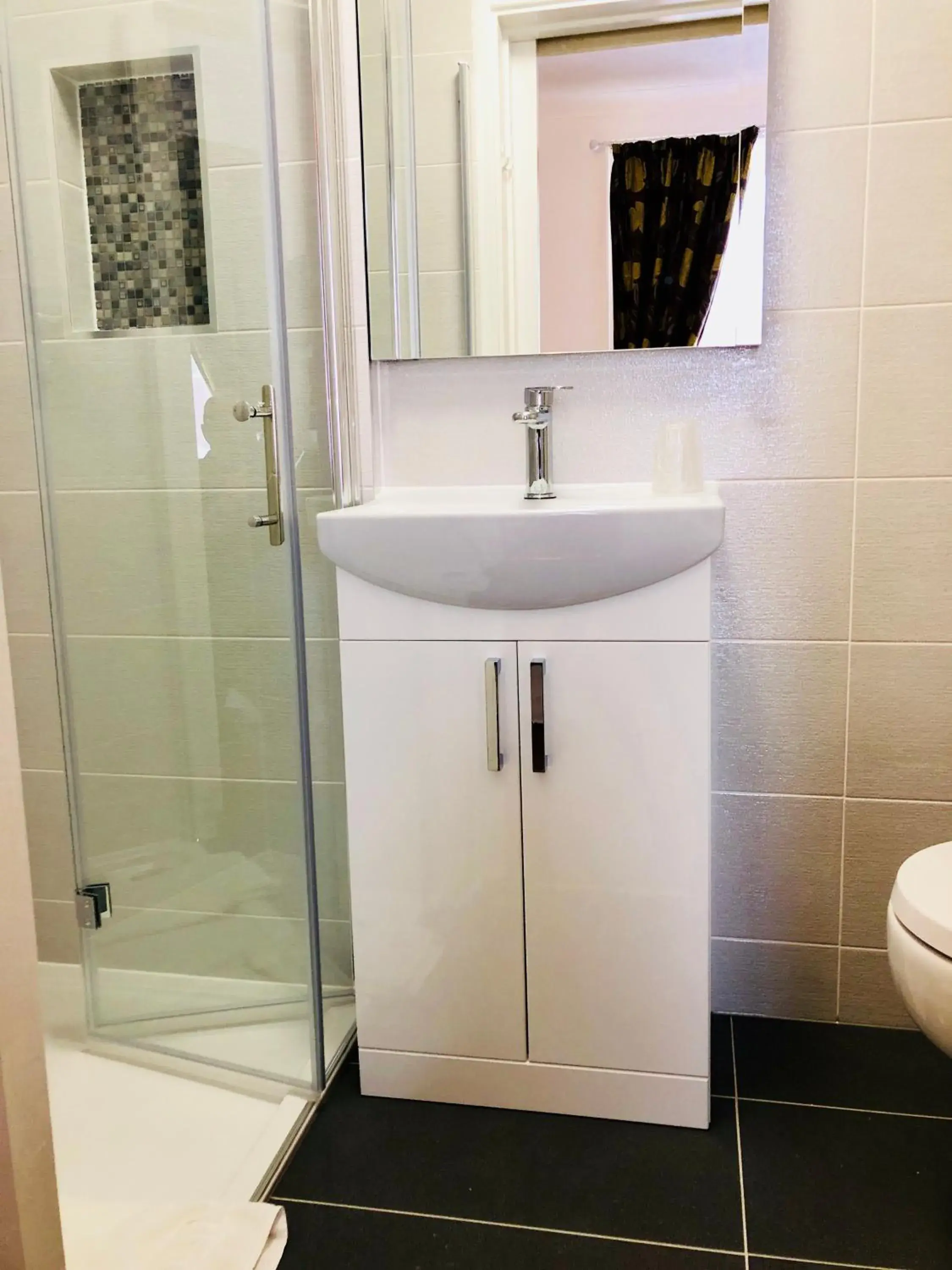 Single Room in Ilfracombe House Hotel - near Cliffs Pavilion Single Room in Ilfracombe House Hotel - near Cliffs Pavilion