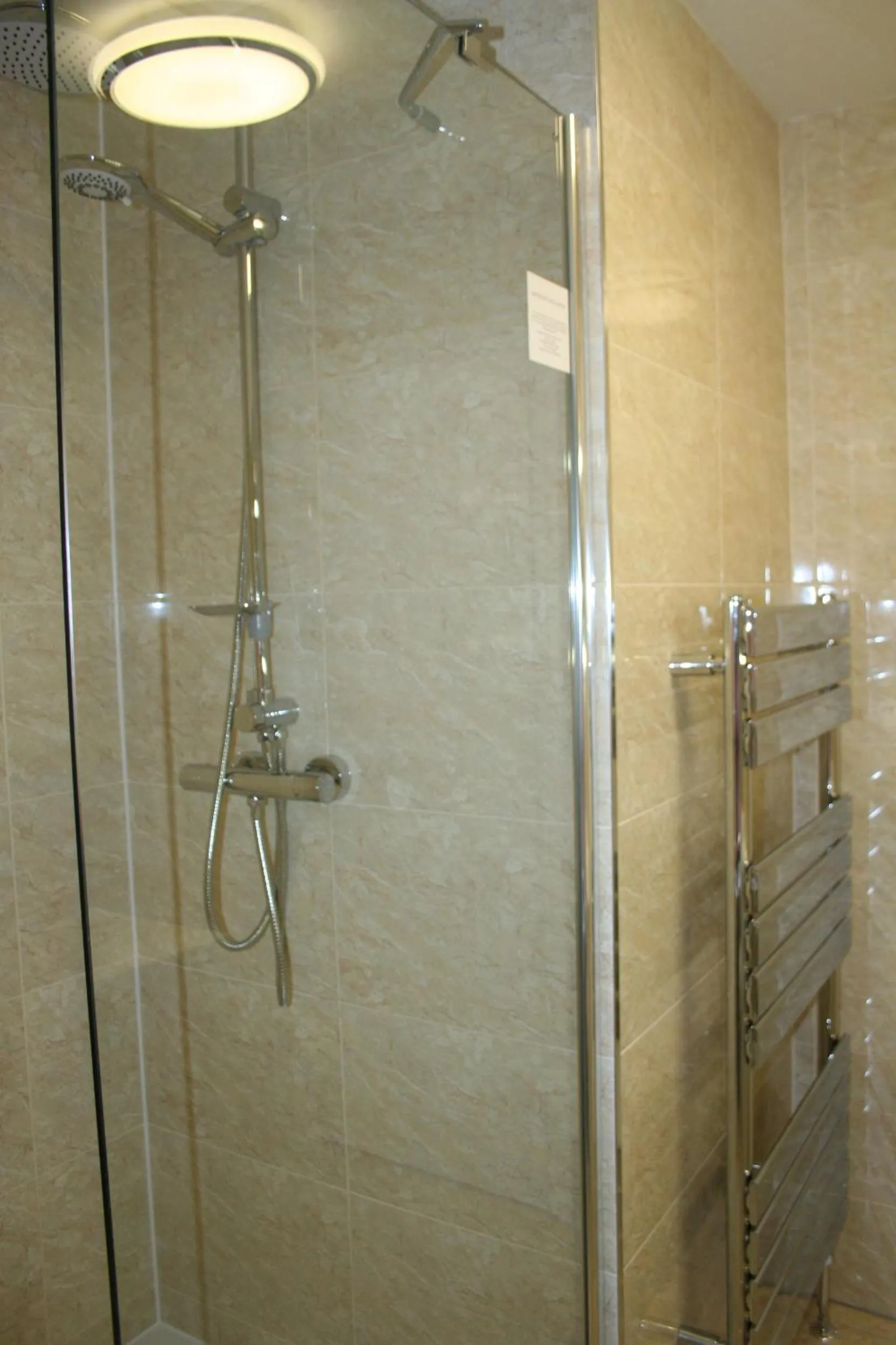 Shower in Ilfracombe House Hotel - near Cliffs Pavilion