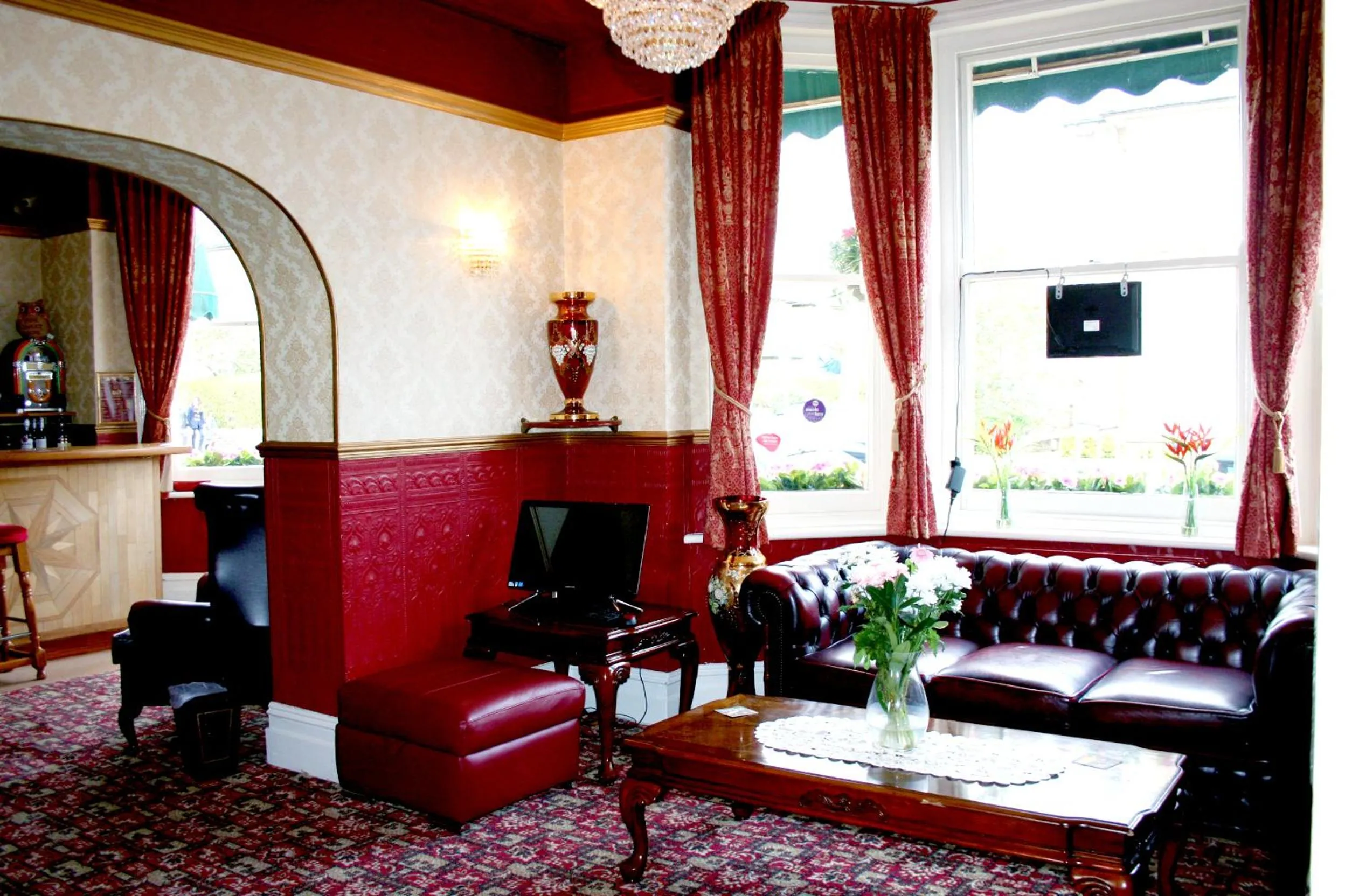 Day in Ilfracombe House Hotel - near Cliffs Pavilion