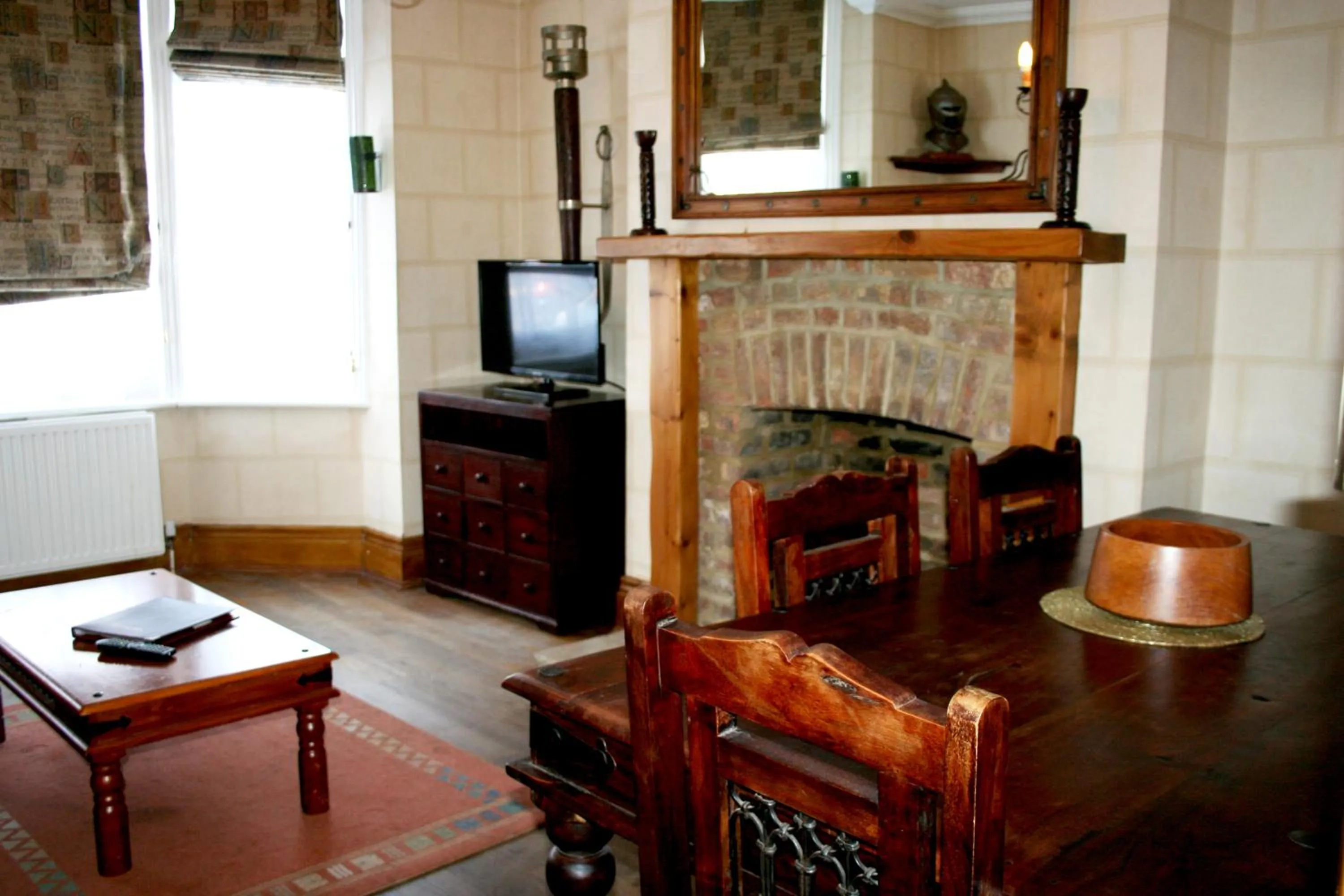 Living room in Ilfracombe House Hotel - near Cliffs Pavilion