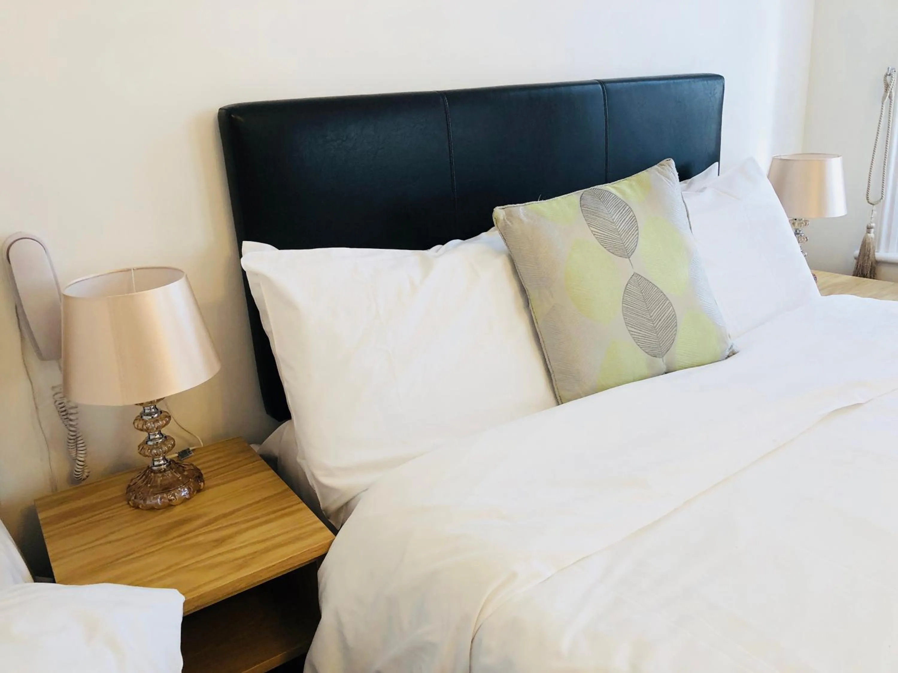 Bedroom, Bed in Ilfracombe House Hotel - near Cliffs Pavilion