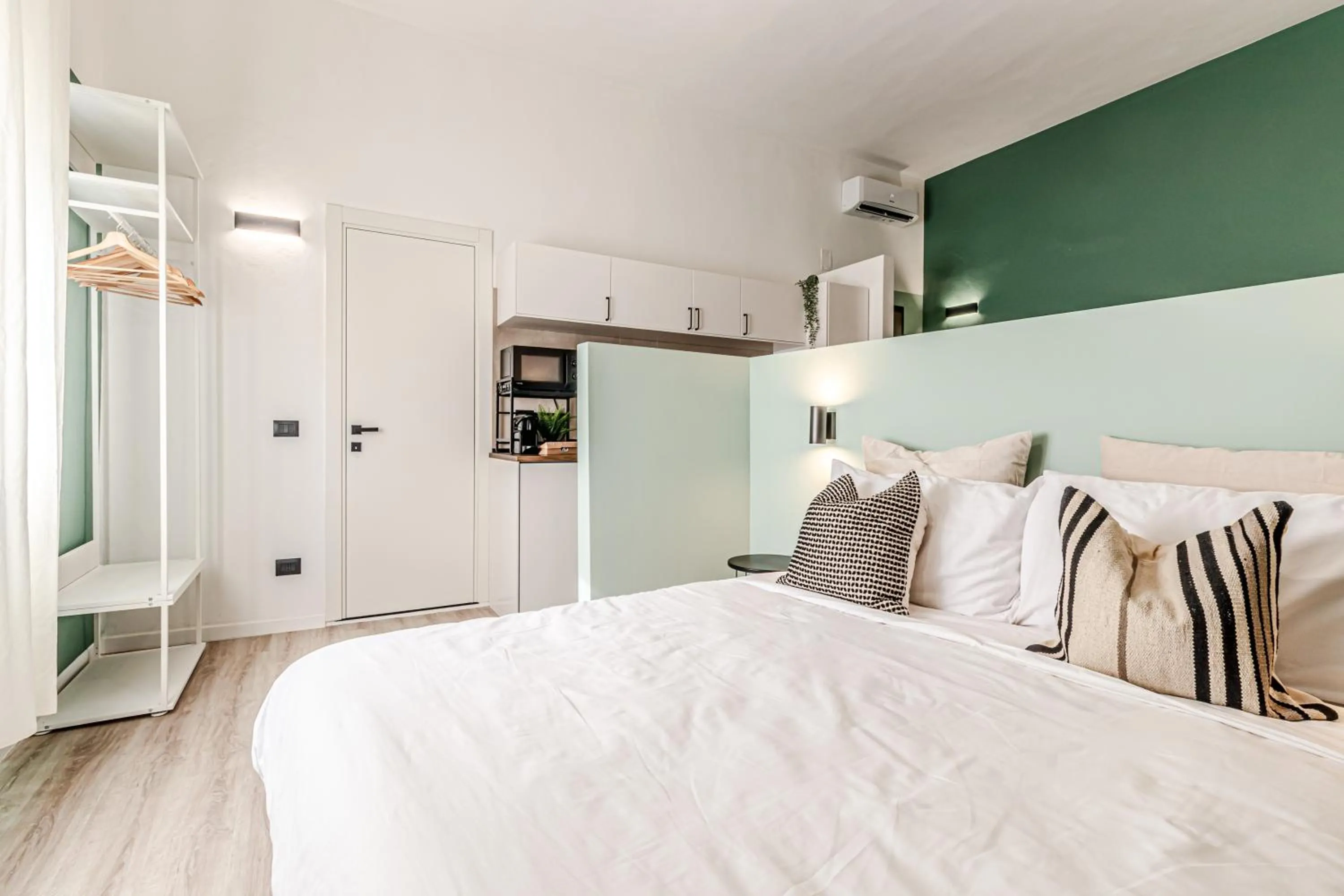 Bed in Japandi, Appartamento Zona Porto Mediceo Livorno