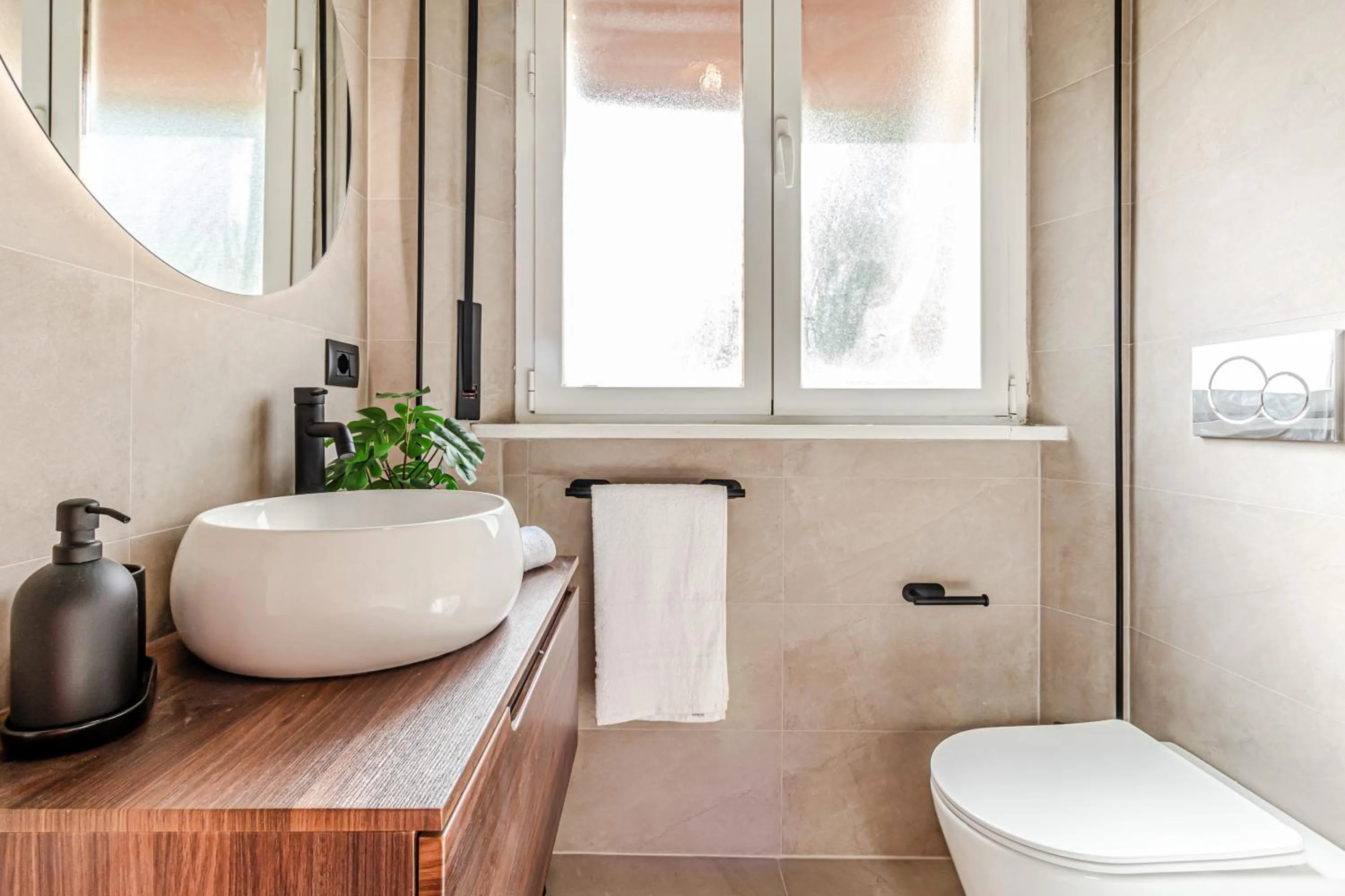Bathroom in Japandi, Appartamento Zona Porto Mediceo Livorno