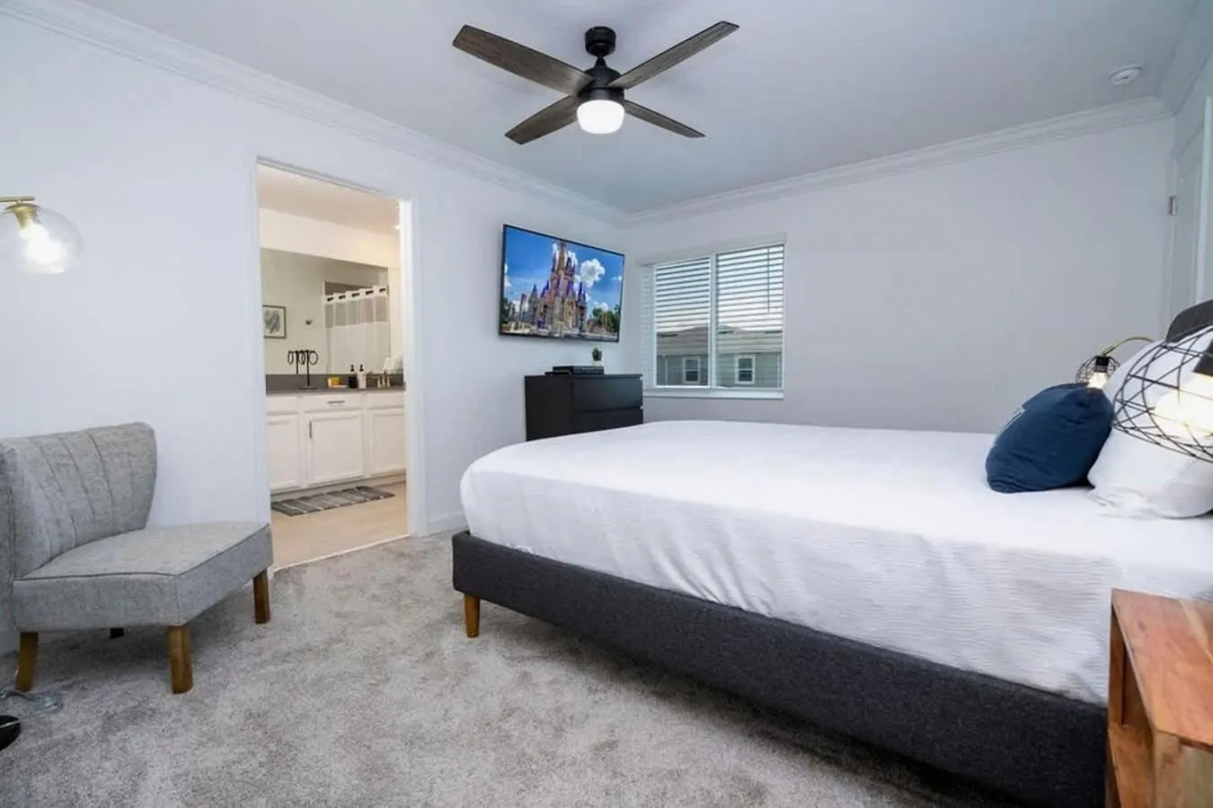 Bed in Splendid 5Bd Close to Disney at Storey Lake 4251