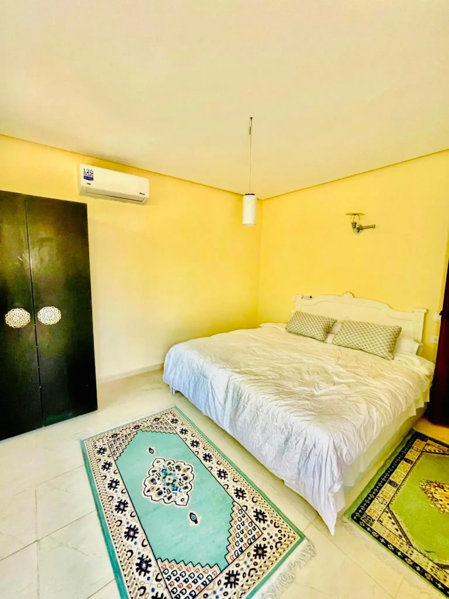 Triple Room with Shower in Villa Baddi Marrakech Triple Room with Shower in Villa Baddi Marrakech