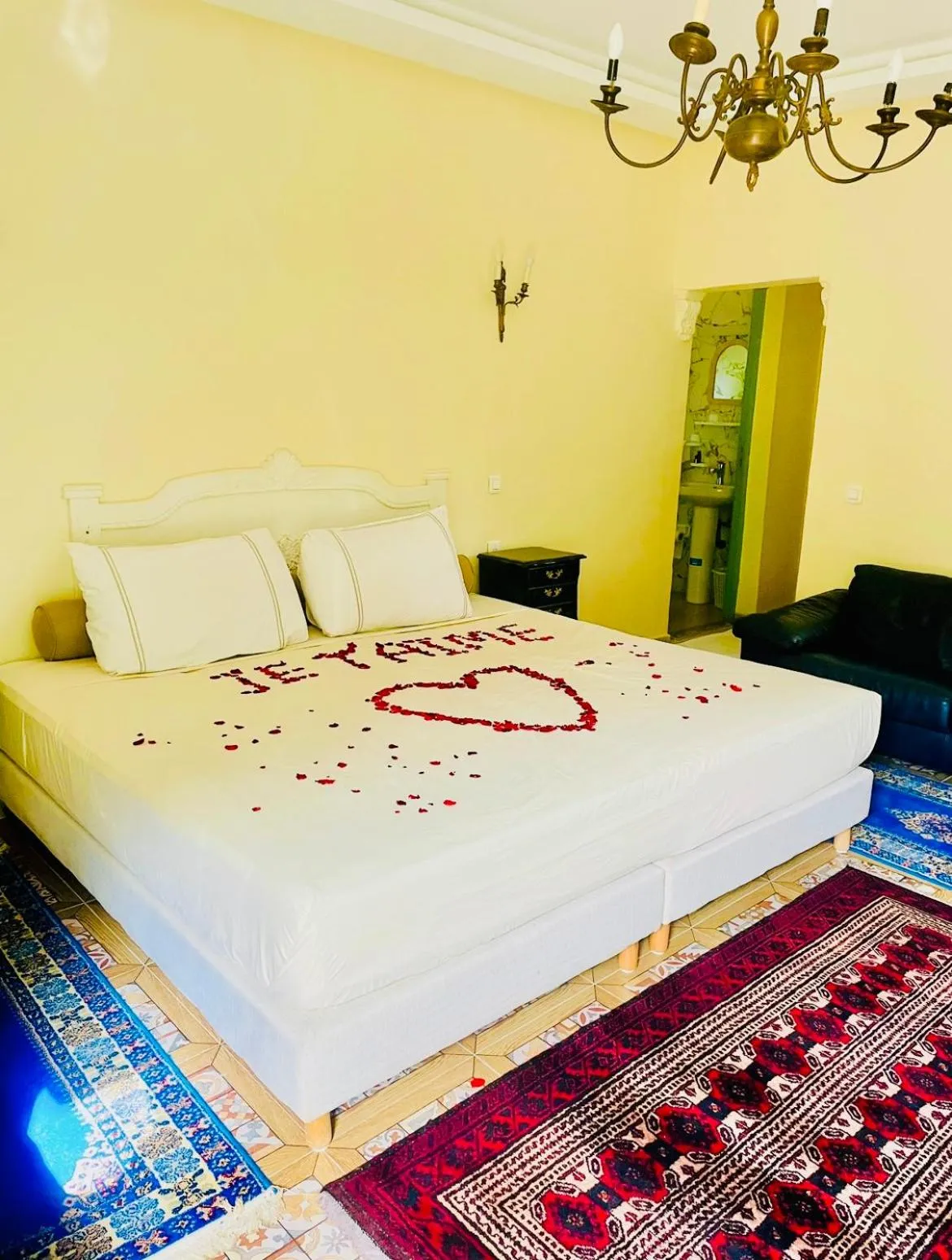 Bed in Villa Baddi Marrakech